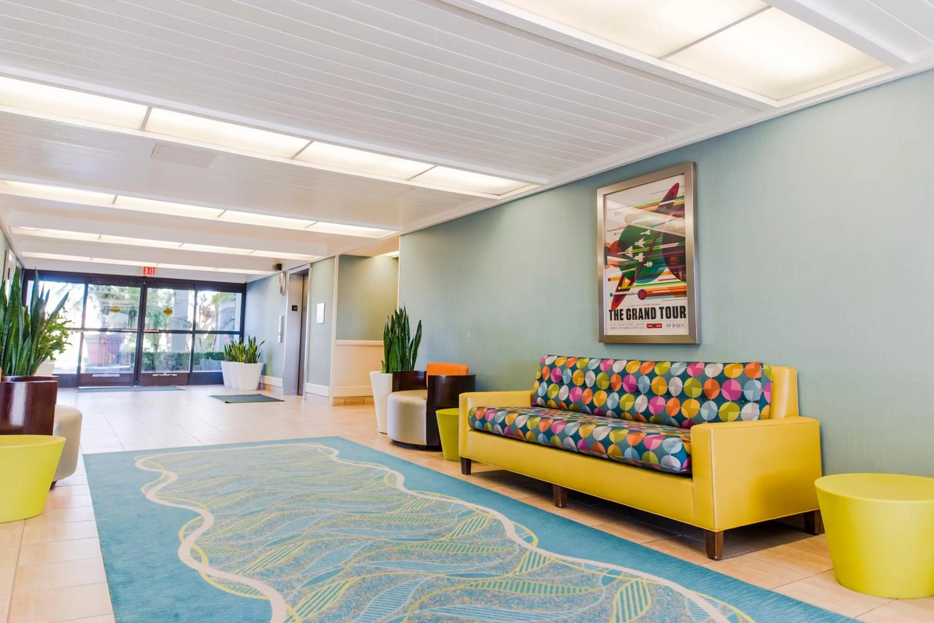 Lobby or reception in Howard Johnson by Wyndham Anaheim Hotel & Water Playground