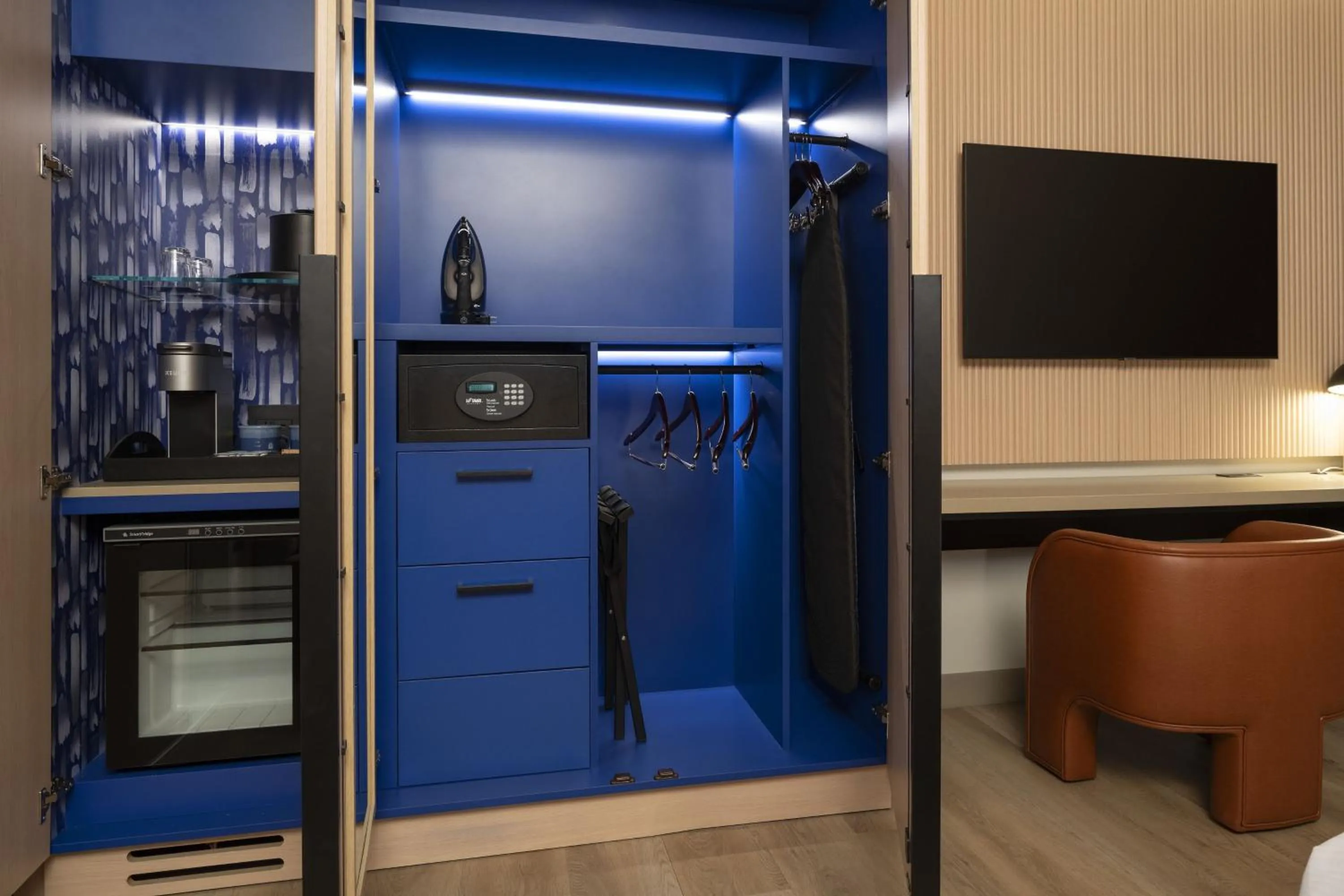 Photo of the whole room in Cascade Hotel, Kansas City, a Tribute Portfolio Hotel