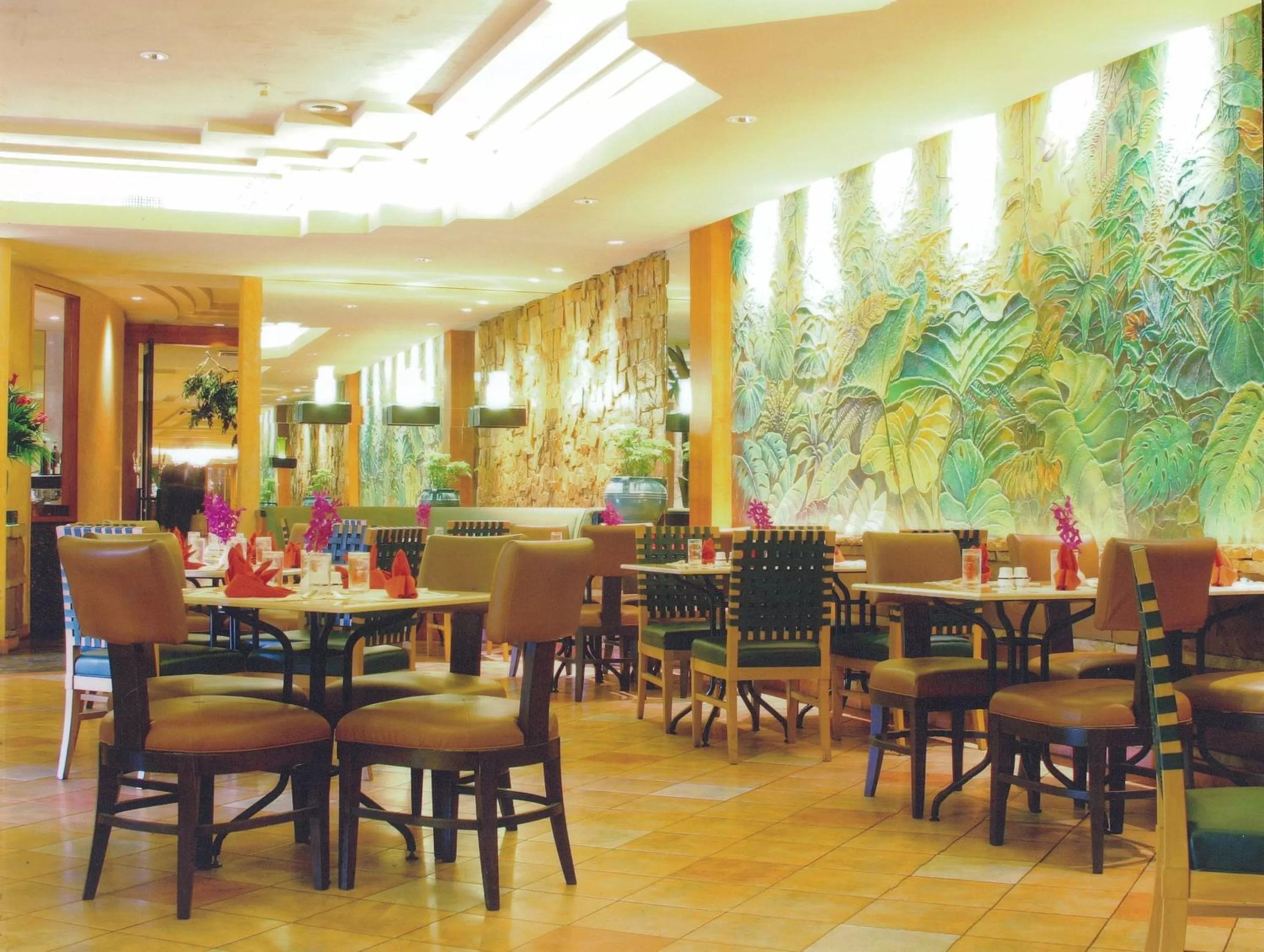 Restaurant/places to eat in Indra Regent Hotel