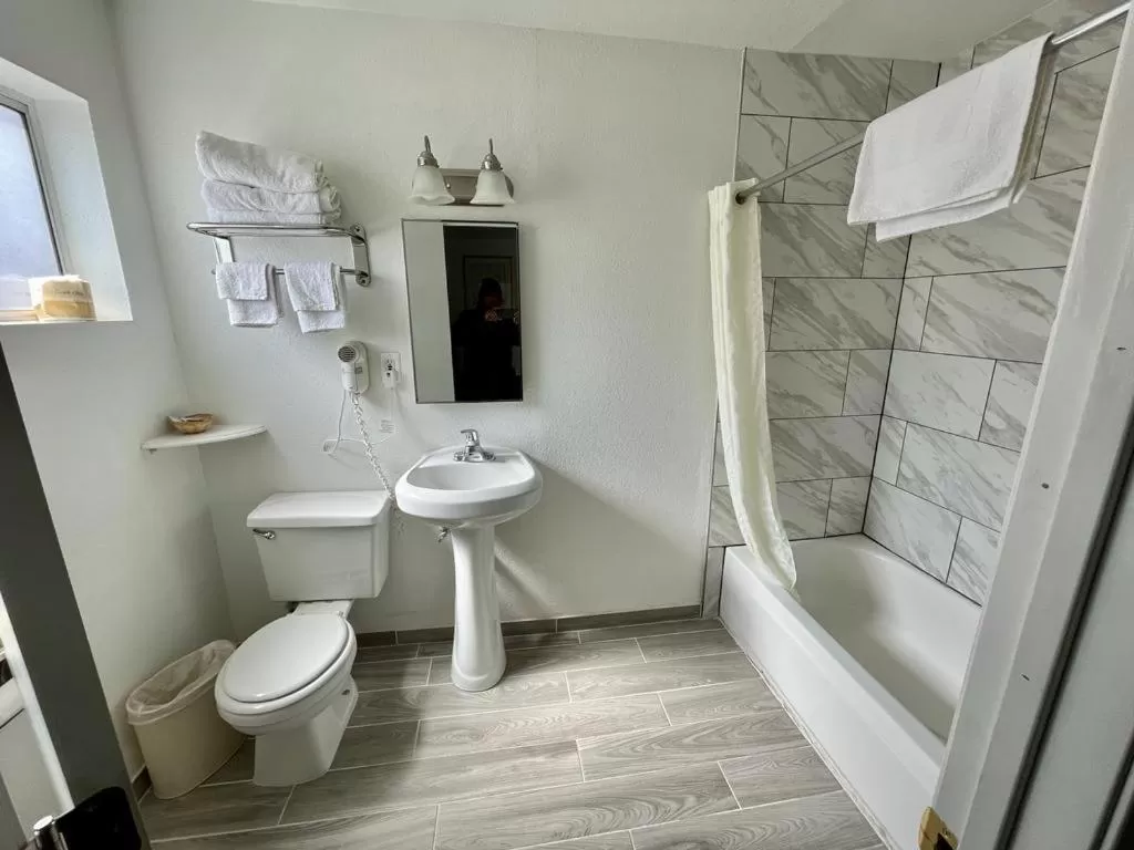 Bathroom in Desert Inn