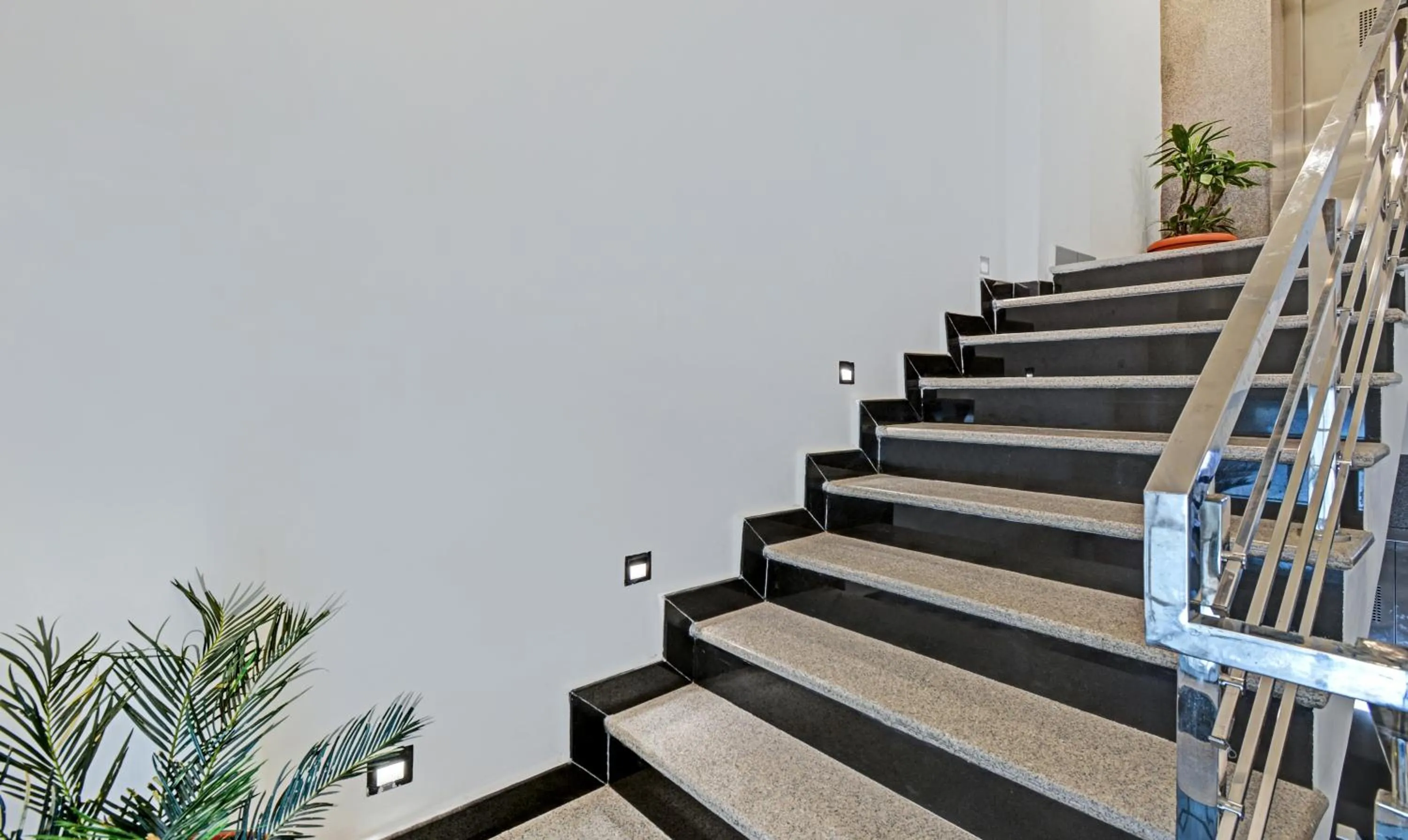 Lobby or reception in Treebo Paras Raj Near City Palace