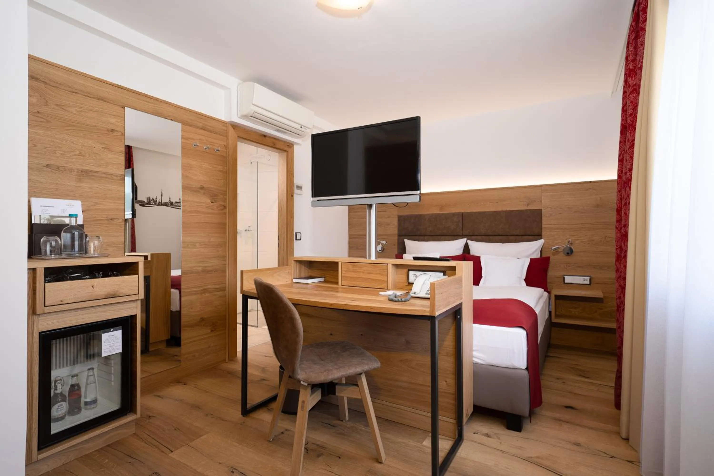 Photo of the whole room in Park Hotel Laim