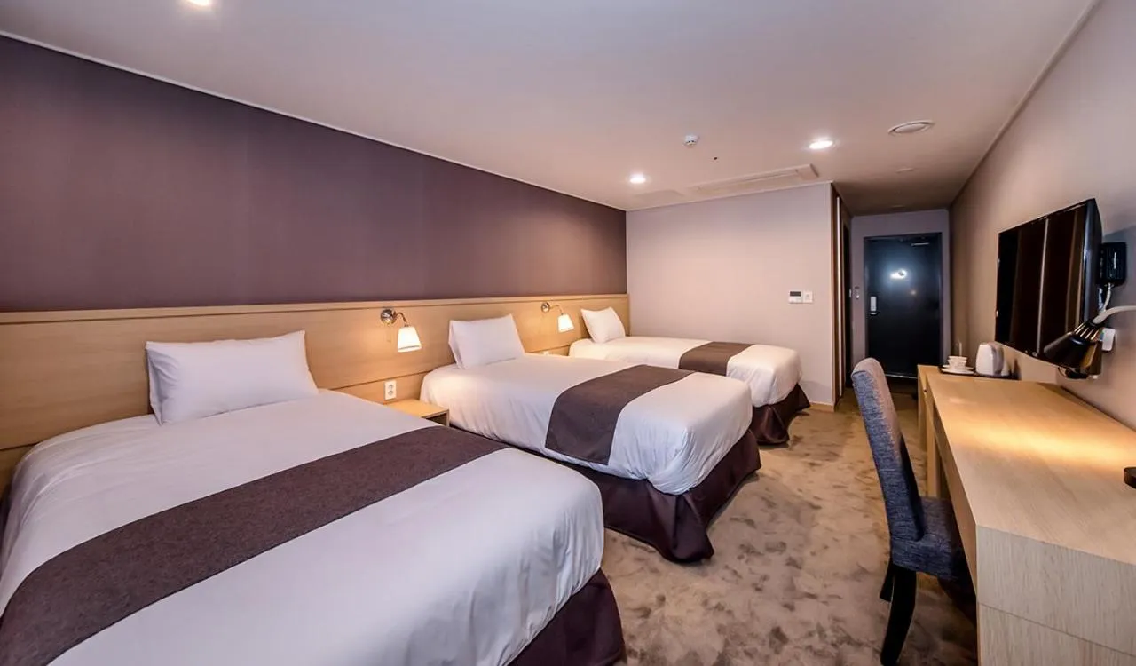 Bedroom, Bed in Hotel Shalom Jeju