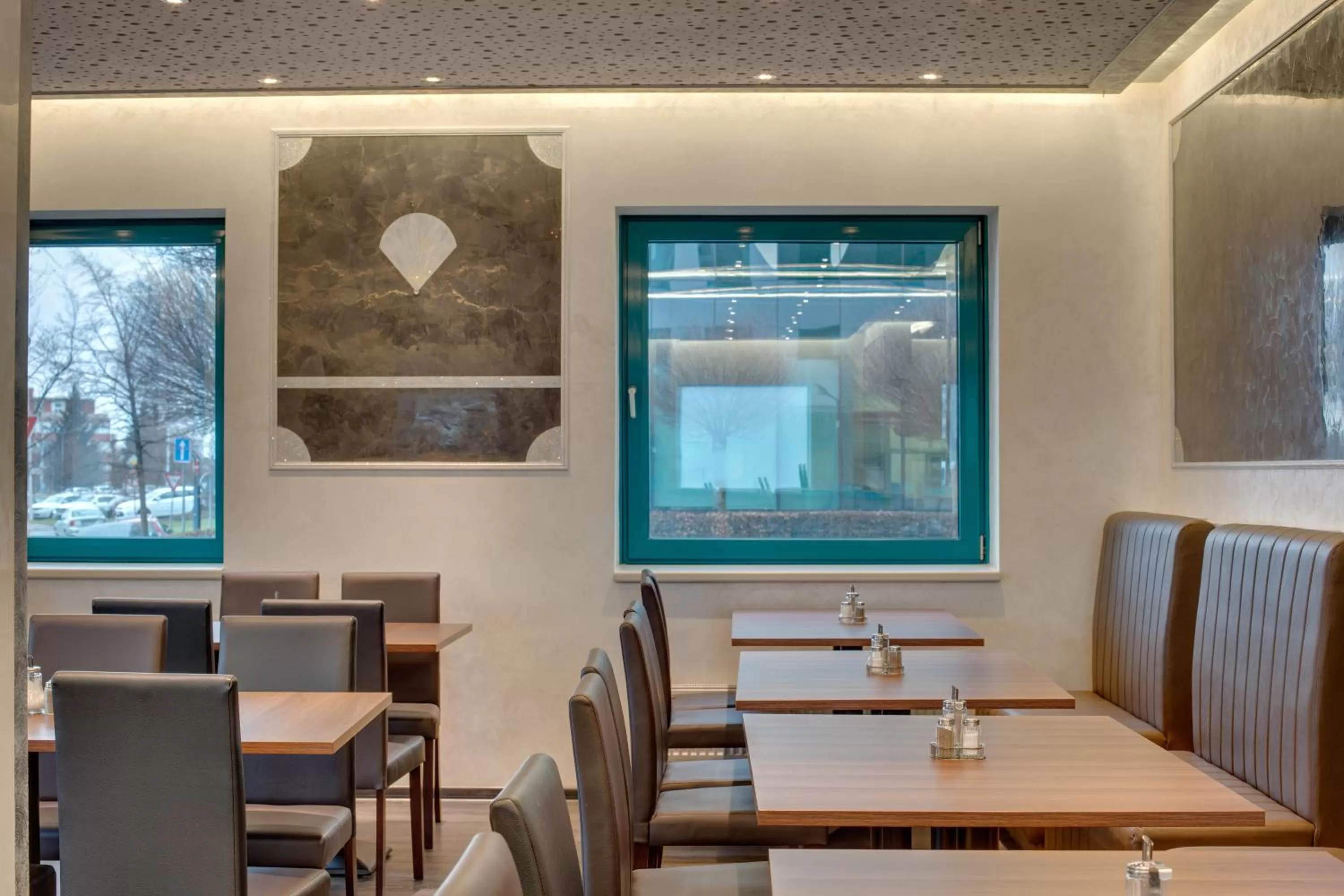 Restaurant/places to eat in Amedia Express Prague, Trademark Collection by Wyndham