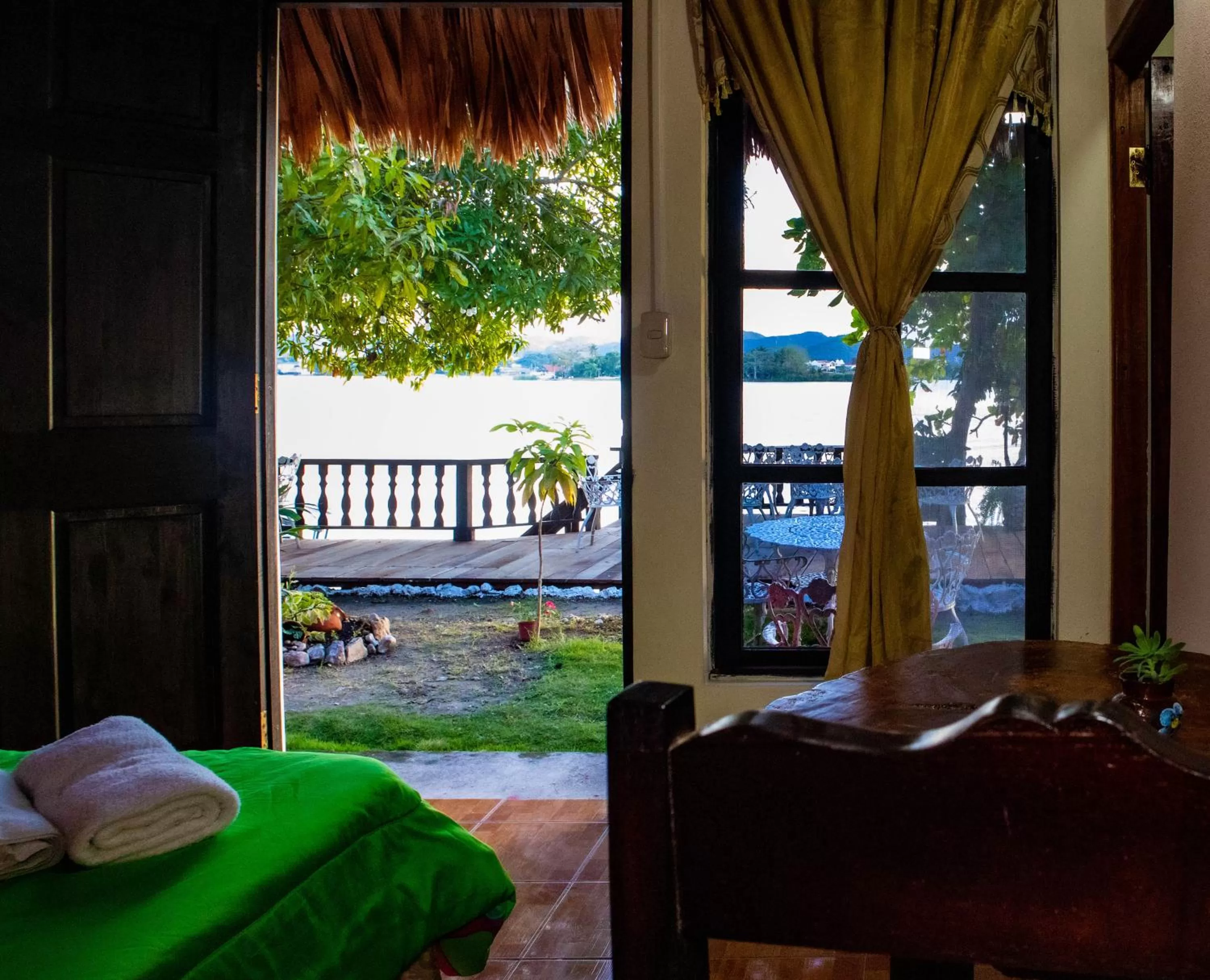 Garden view, Bed in Mayan Spirit