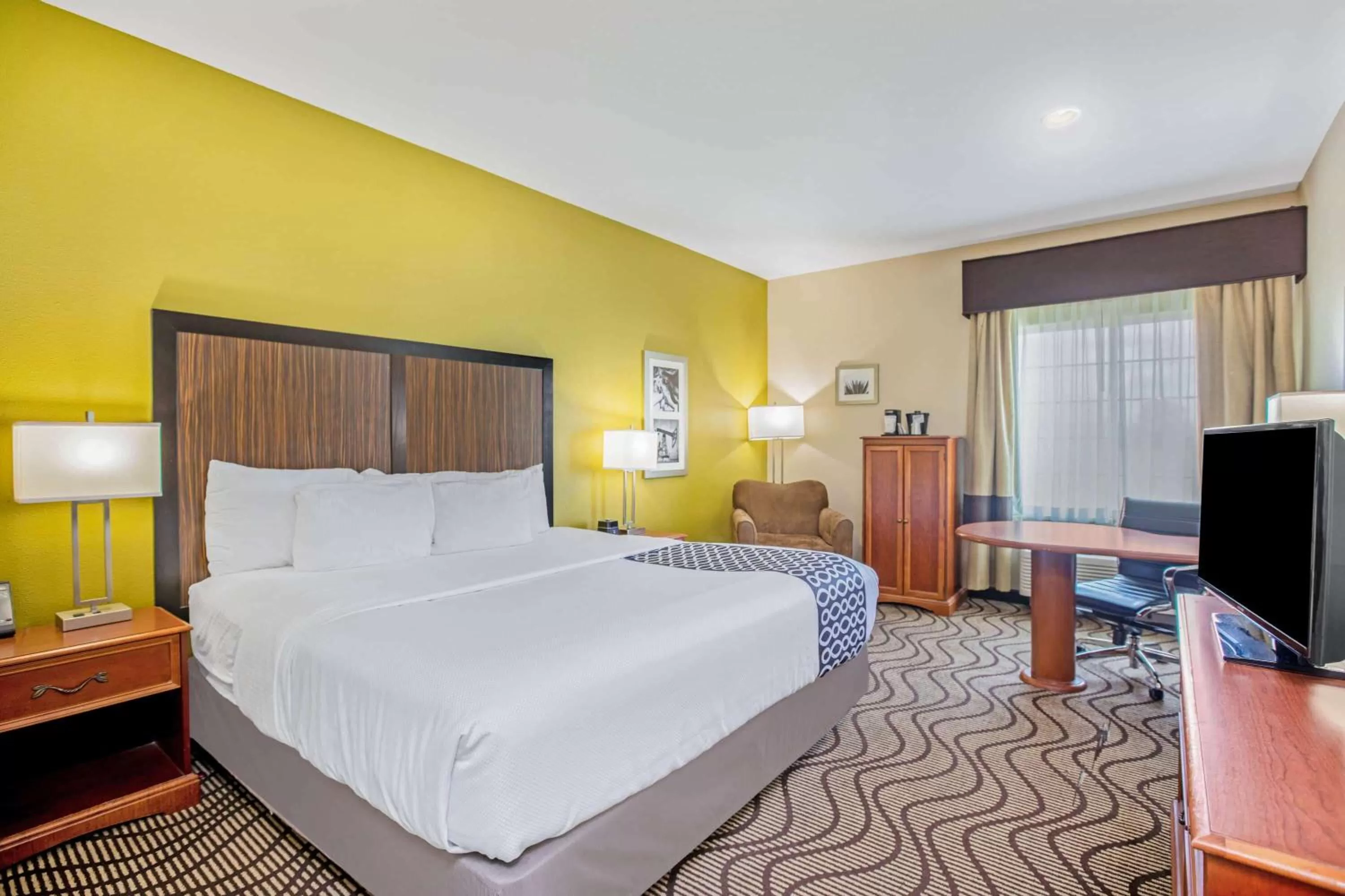 Photo of the whole room in La Quinta by Wyndham Corpus Christi Northwest