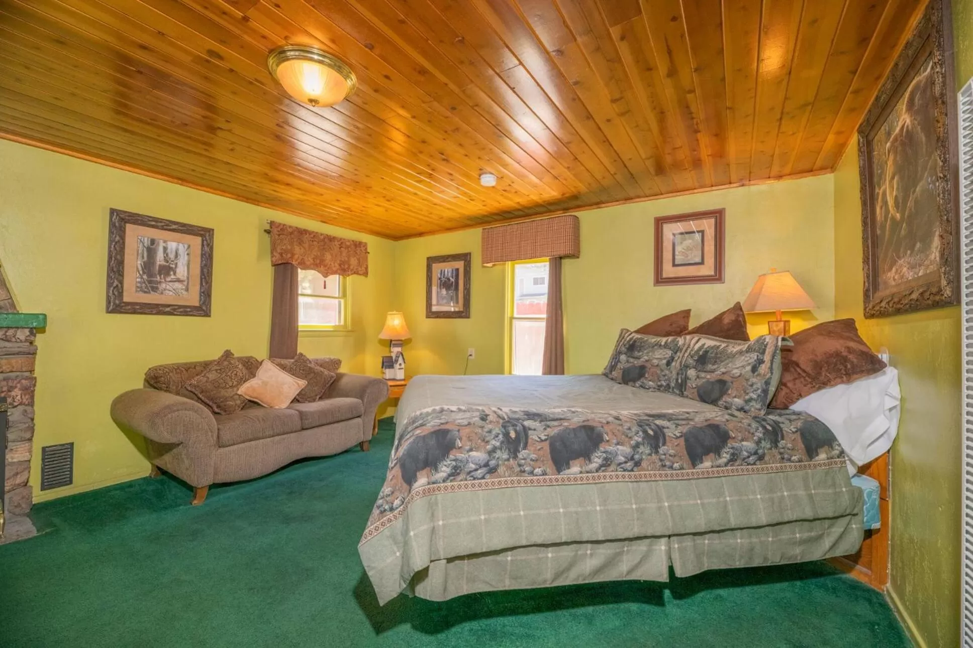 Photo of the whole room, Bed in Black Forest Lodge