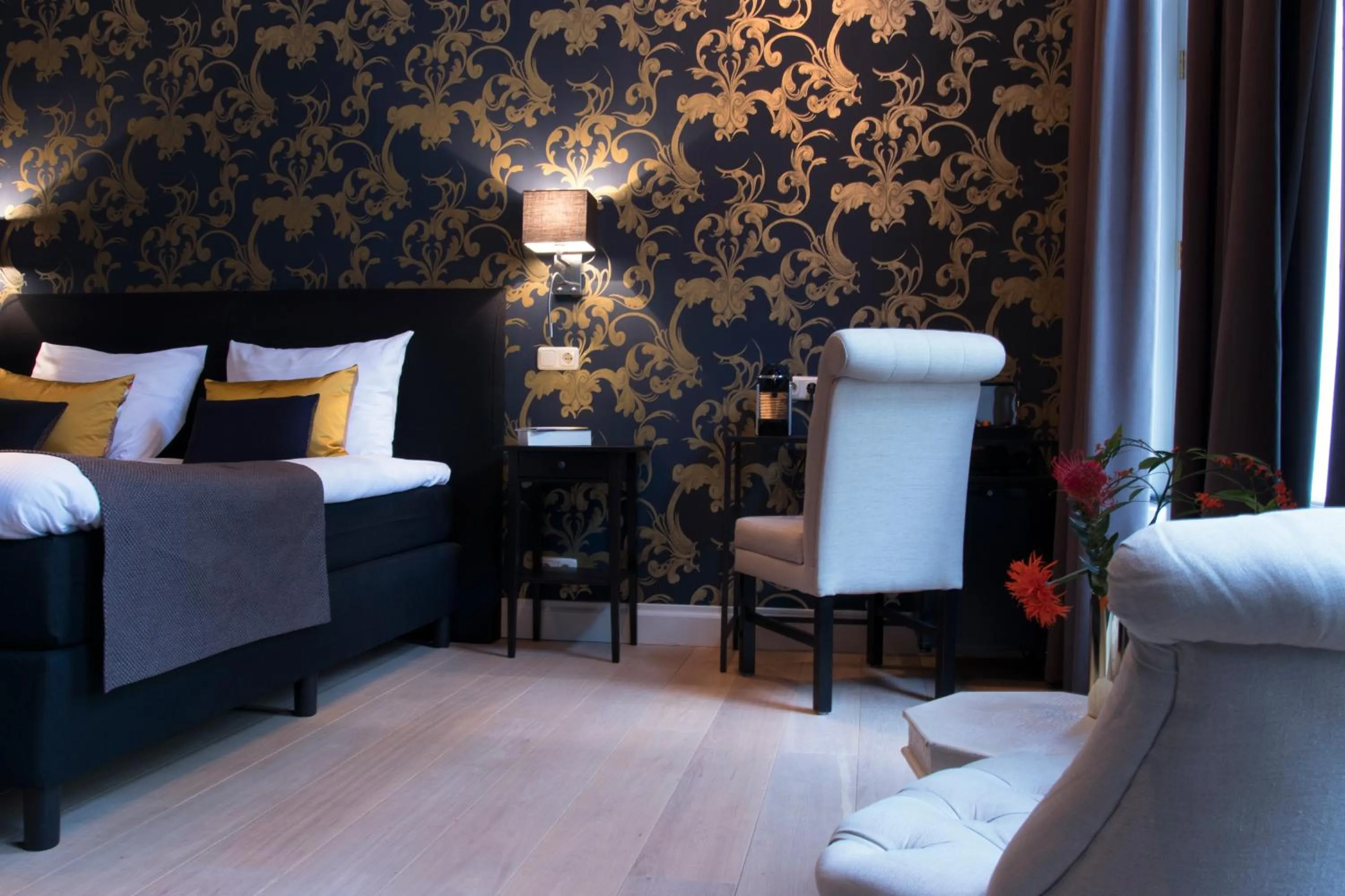 Photo of the whole room, Bed in Grand Canal Boutique Hotel