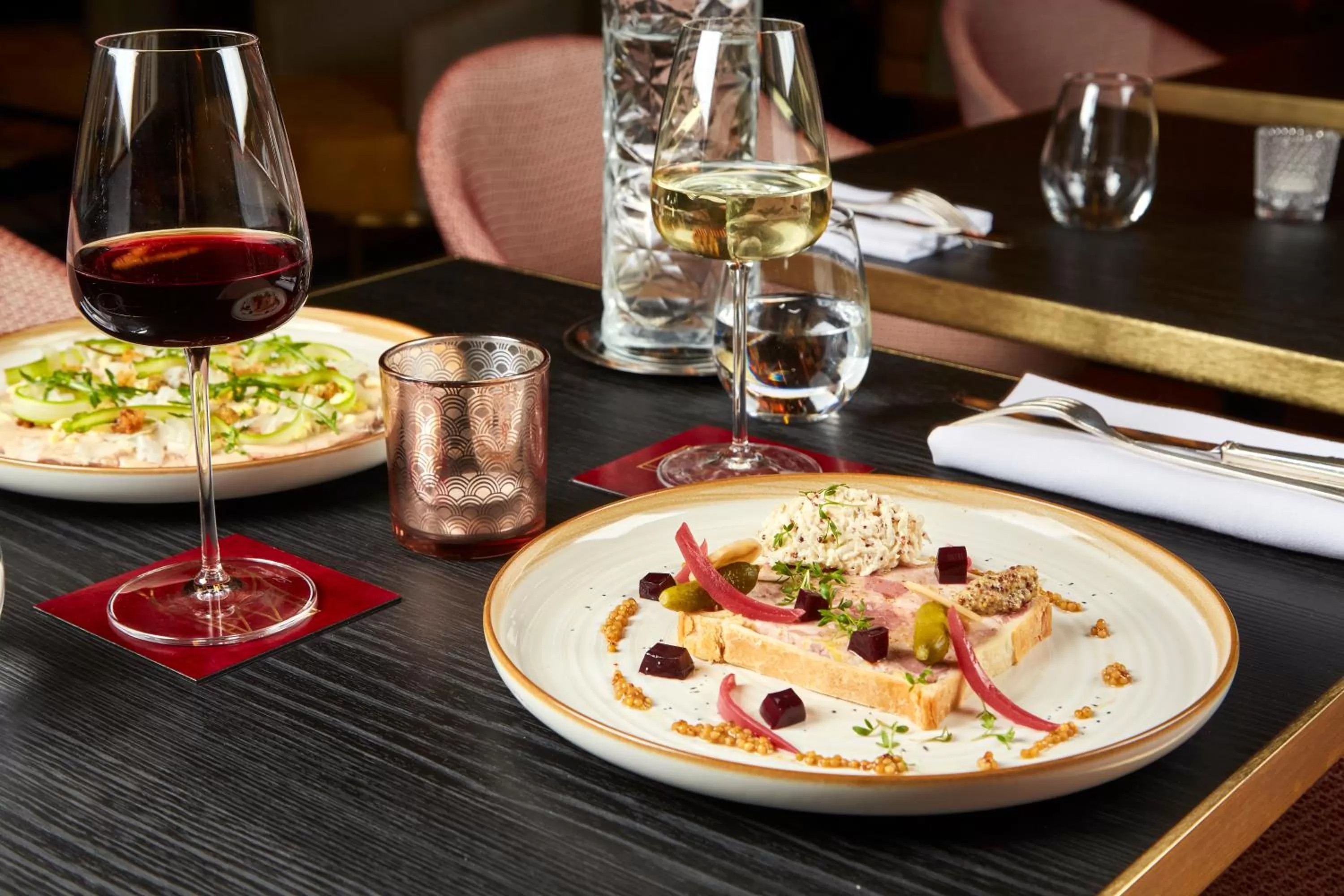 Food in Maison Rouge Strasbourg Hotel & Spa, Autograph Collection