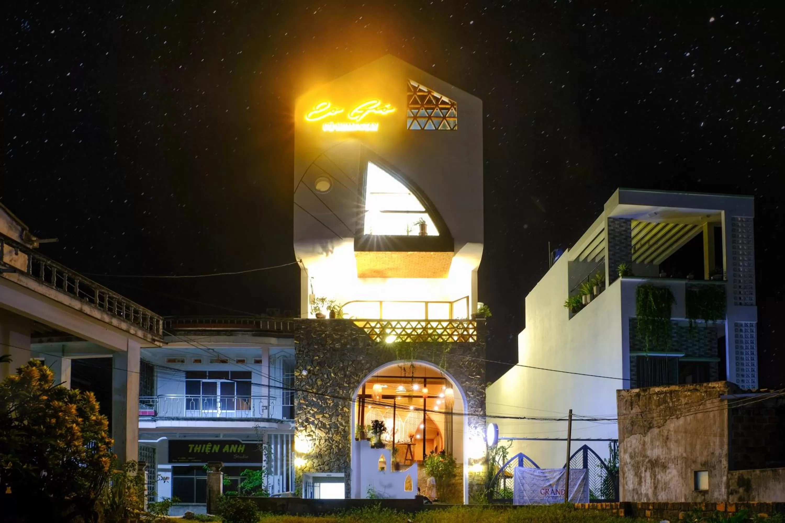 Property Building in Eo Gió Có Homestay