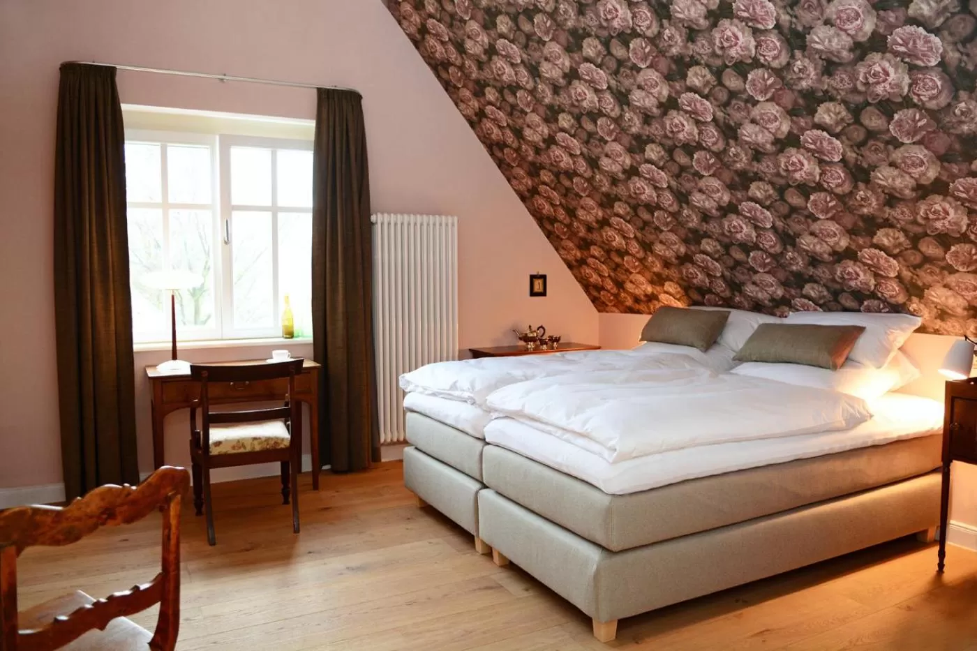 Photo of the whole room, Bed in Hotel No. 11