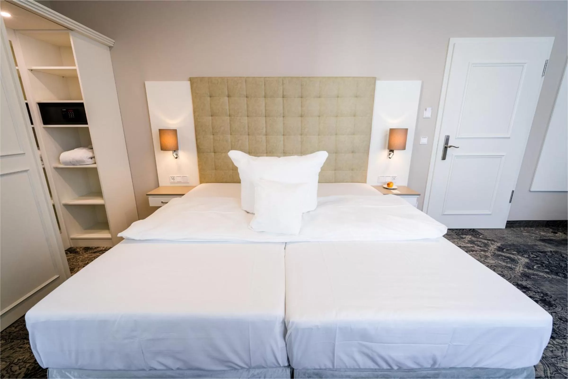 Bedroom, Bed in Schlosshotel Bad Neustadt