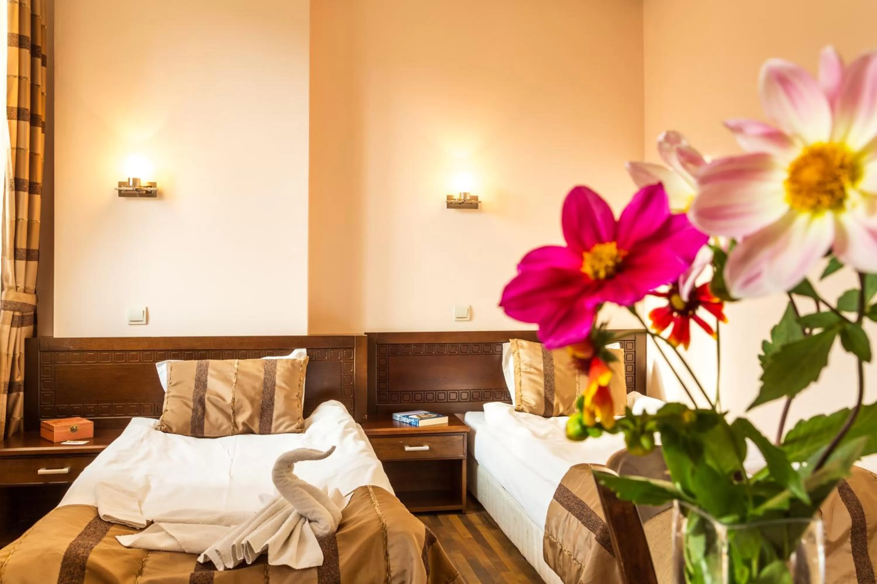 Bedroom, Bed in Family Hotel Teteven