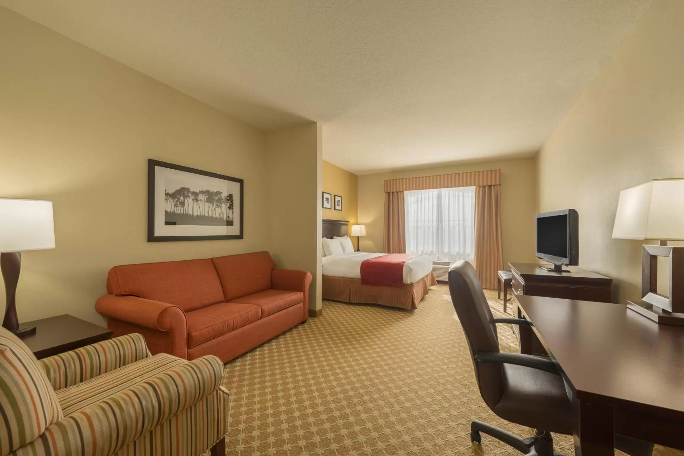 Bed in Country Inn & Suites by Radisson, Port Orange-Daytona, FL