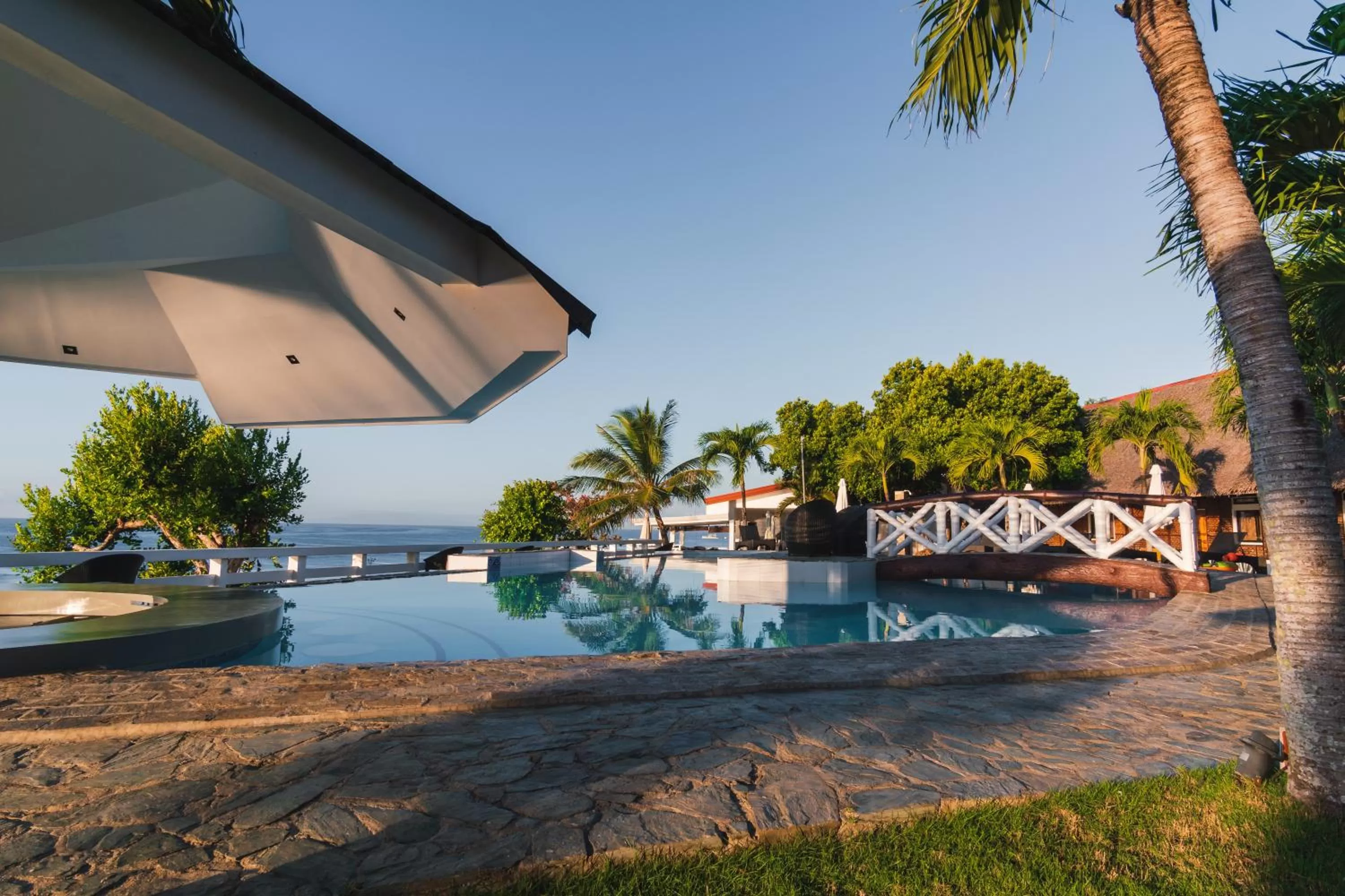 Swimming pool in Cliffside Resort