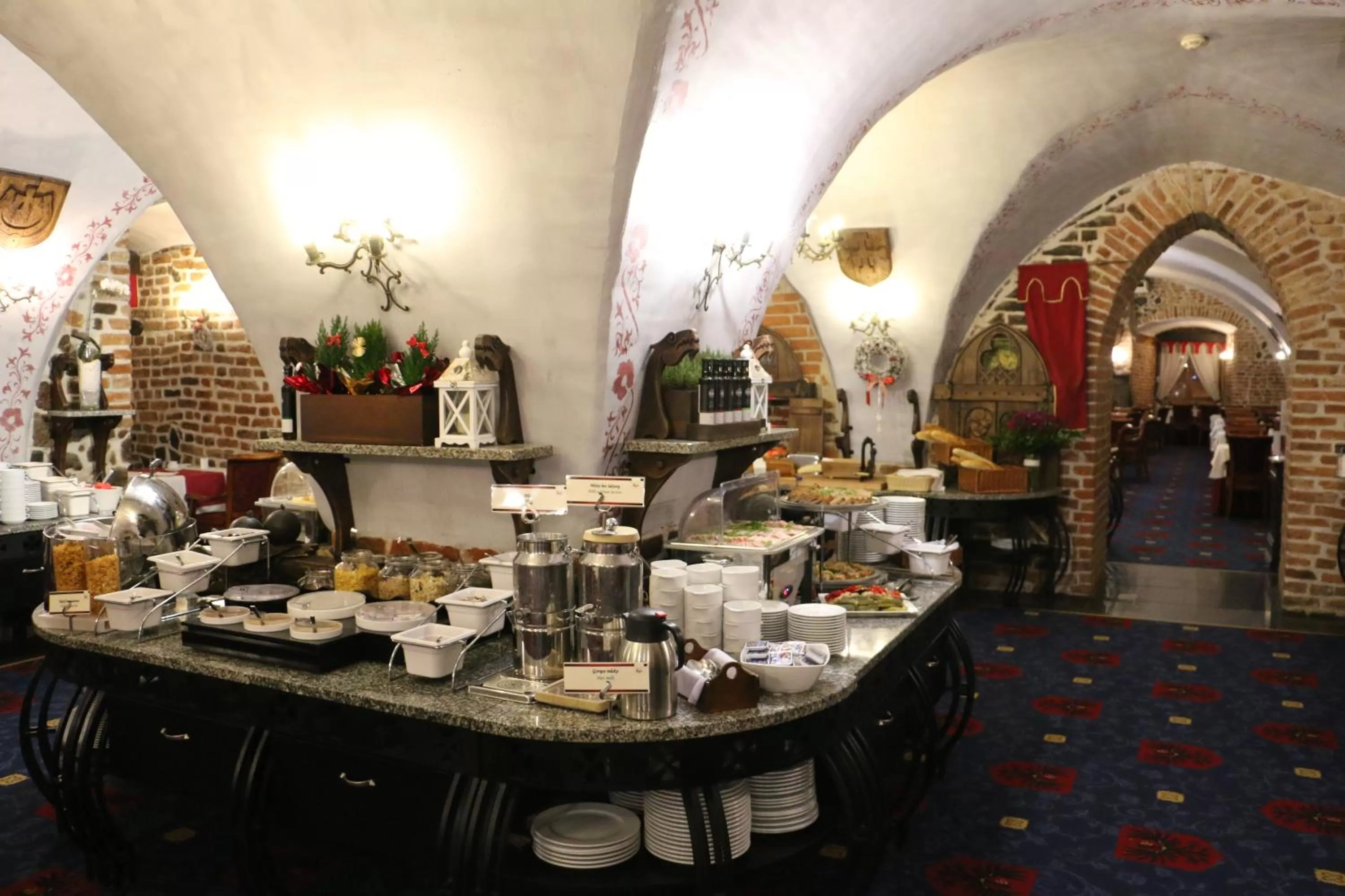 Buffet breakfast in Hotel Zamek Ryn