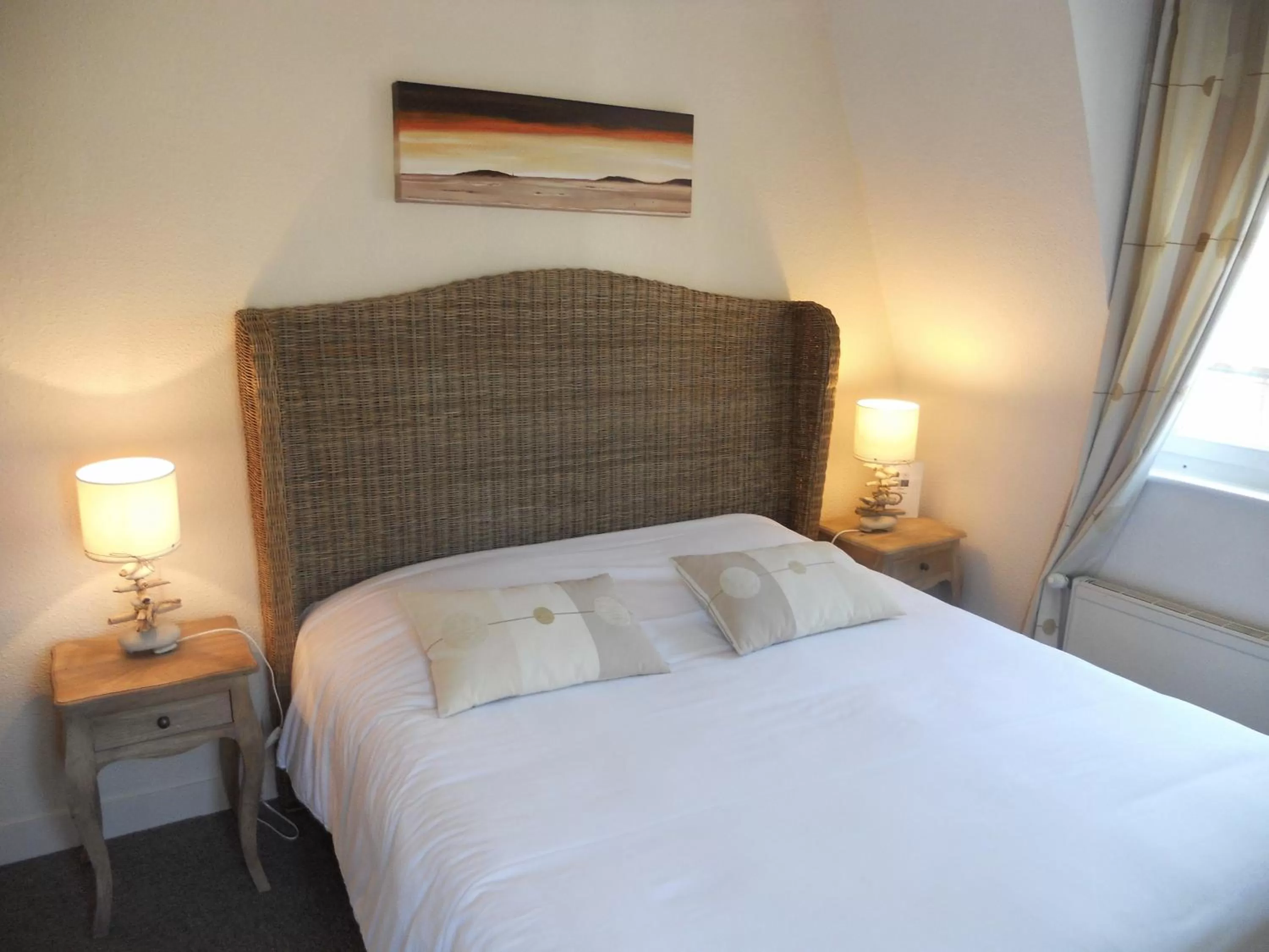 Bed in Hotel Des Falaises