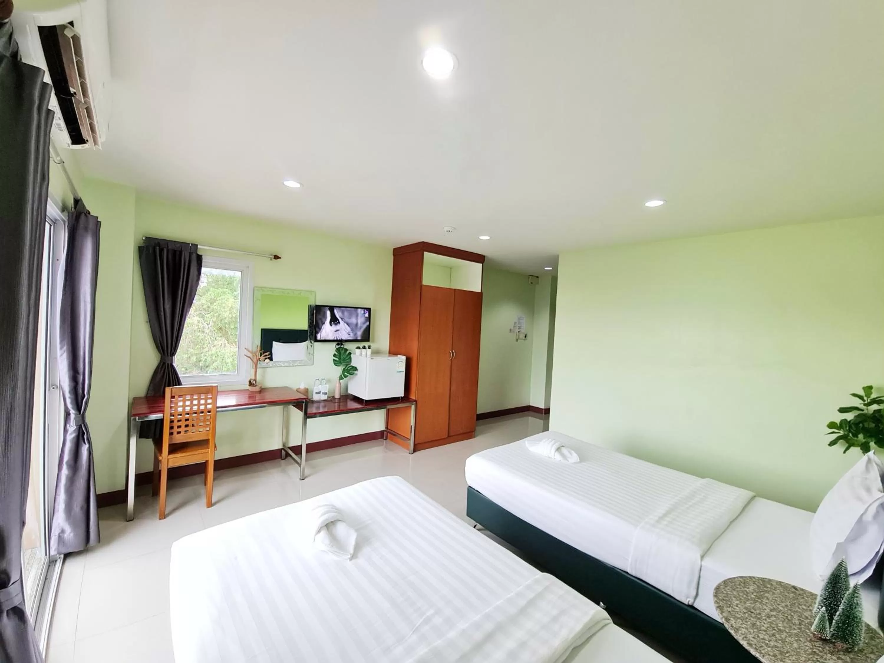 Bedroom, Bed in Jaroonsak Grand