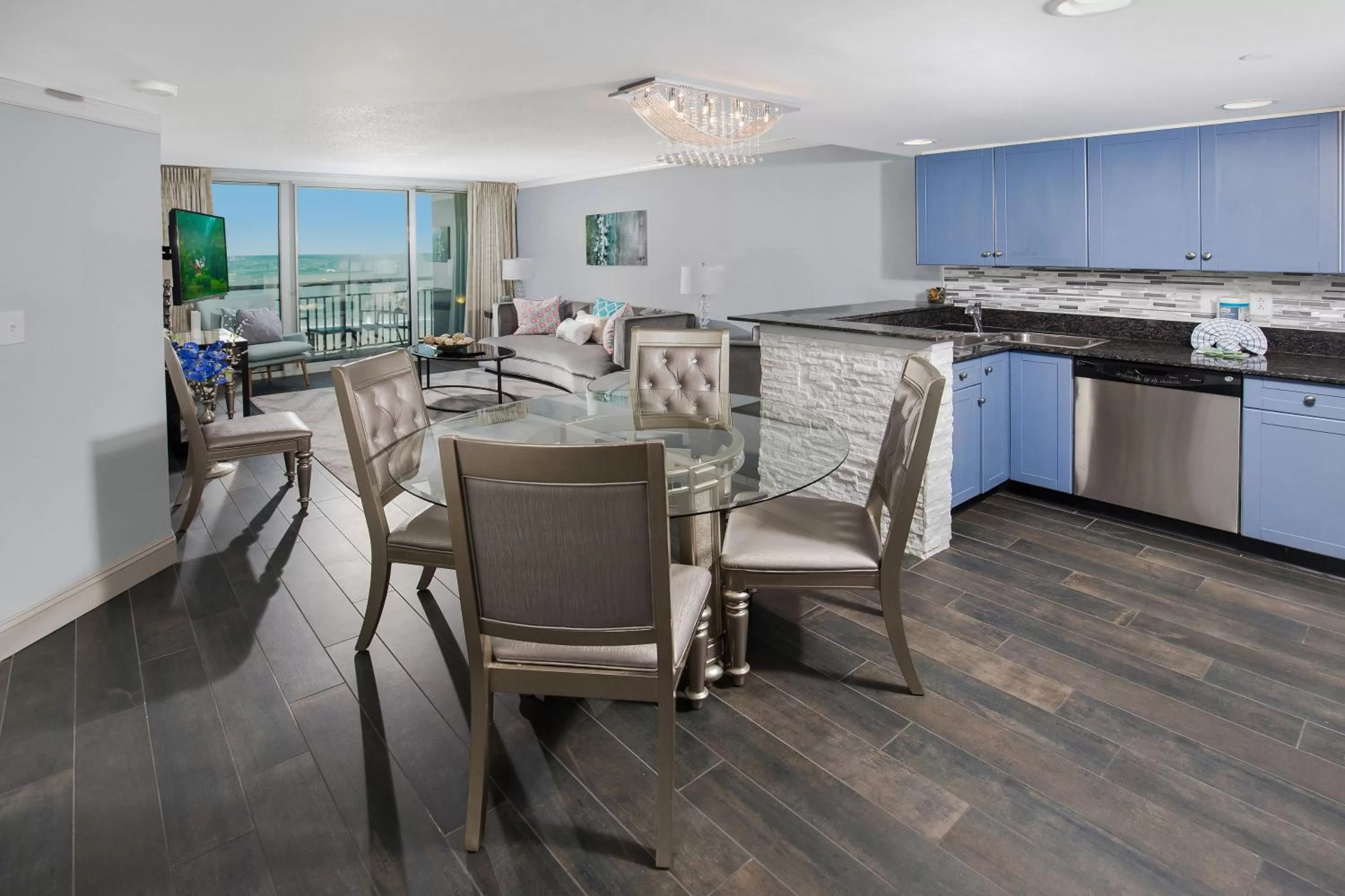 Dining area, Kitchen/Kitchenette in Beach Vacation Condos South