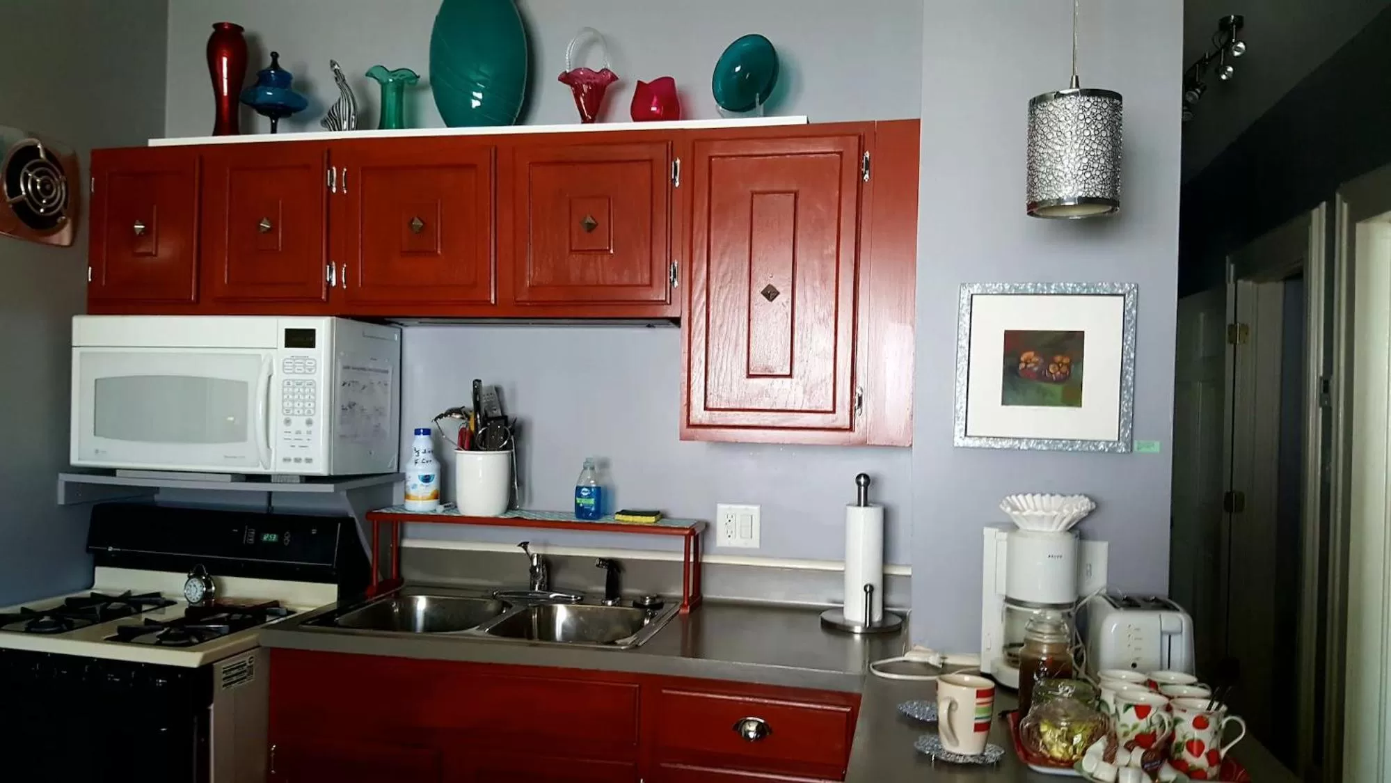 Kitchen/Kitchenette in The Muse Gallery Guesthouse