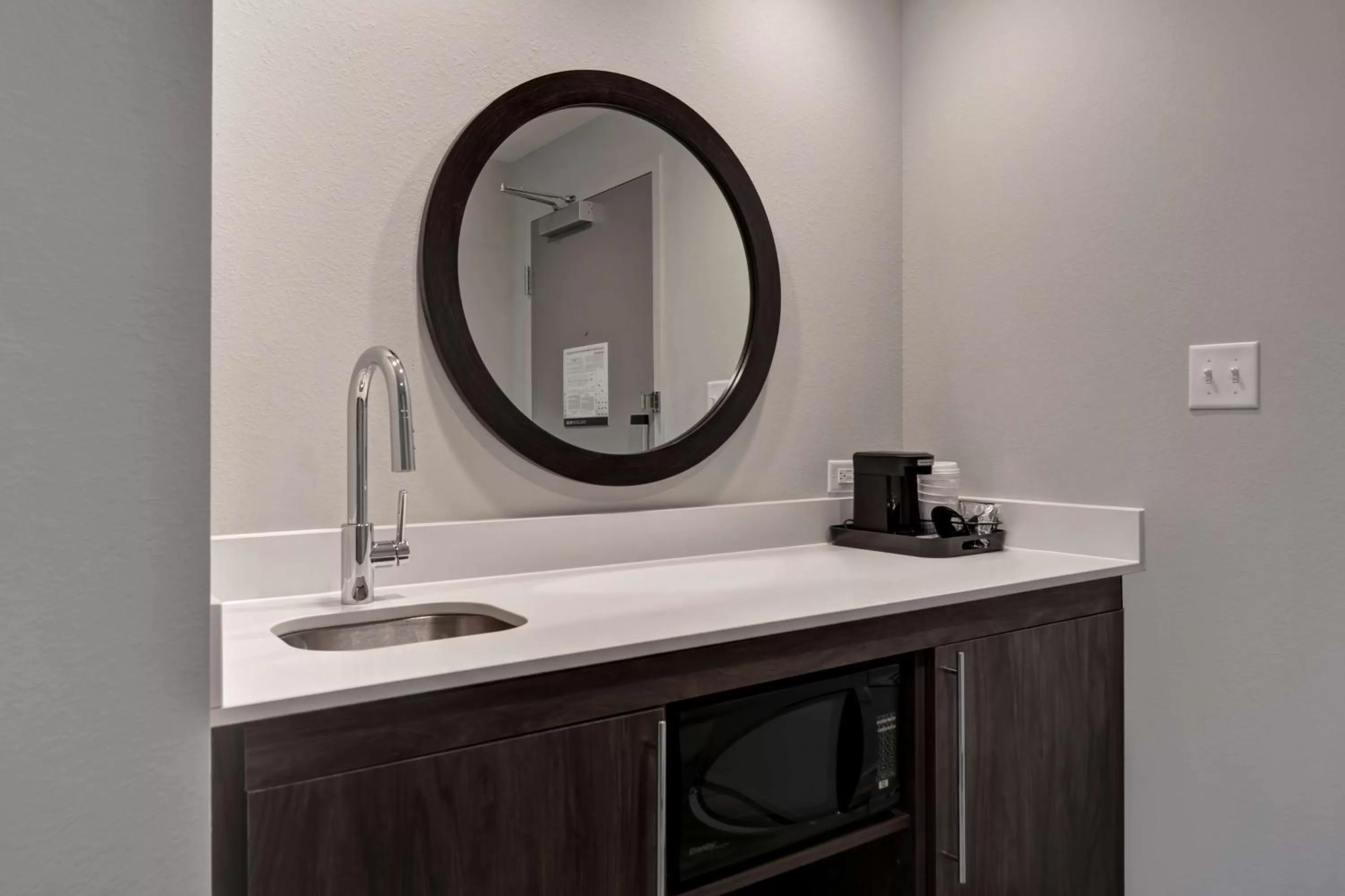 Kitchen or kitchenette in Hampton Inn & Suites Tampa Riverview Brandon