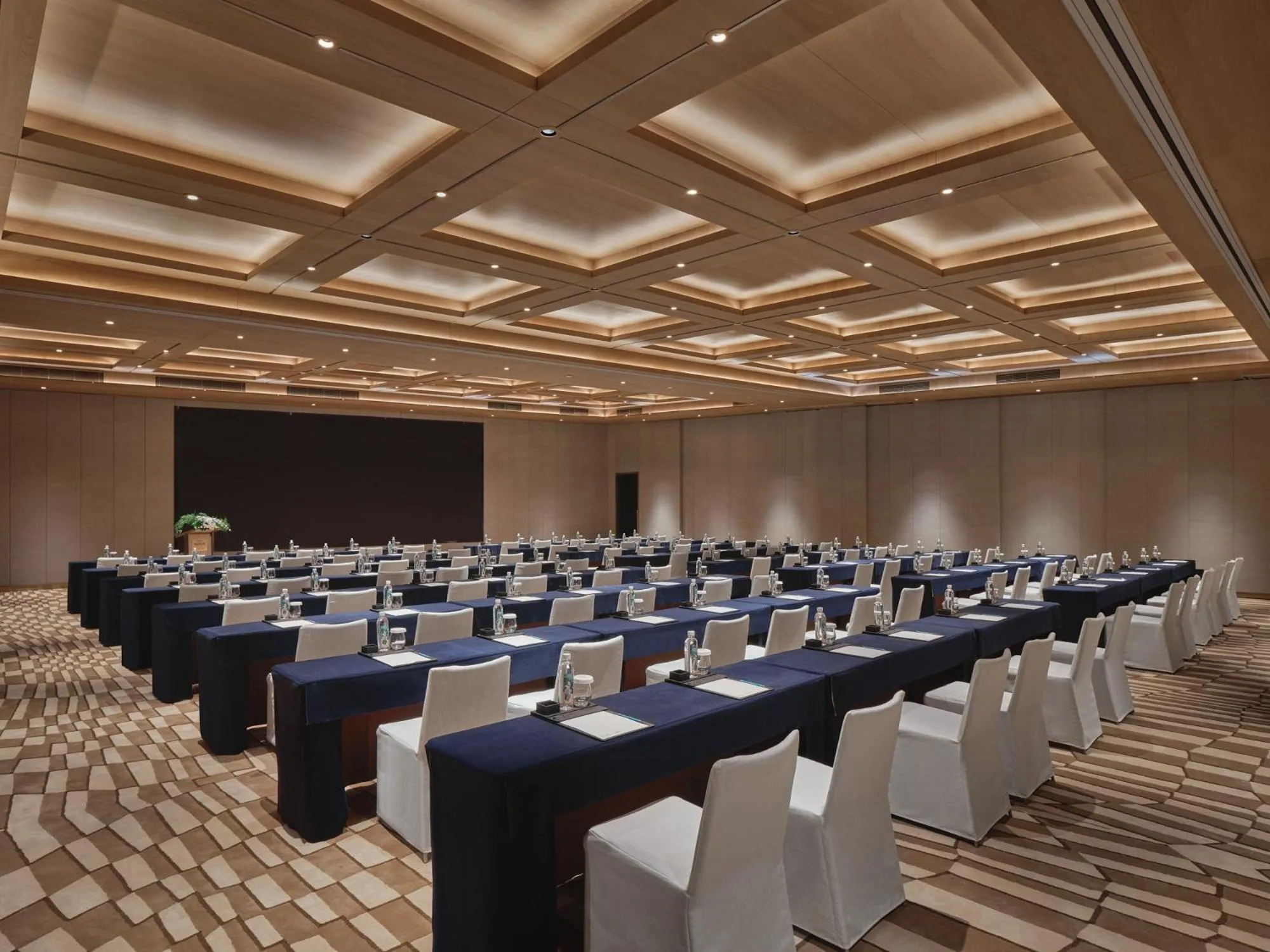 Banquet/Function facilities in Hotel Indigo Hangzhou Uptown,Close to Westlake , boutique design hotel with freeflow minibar