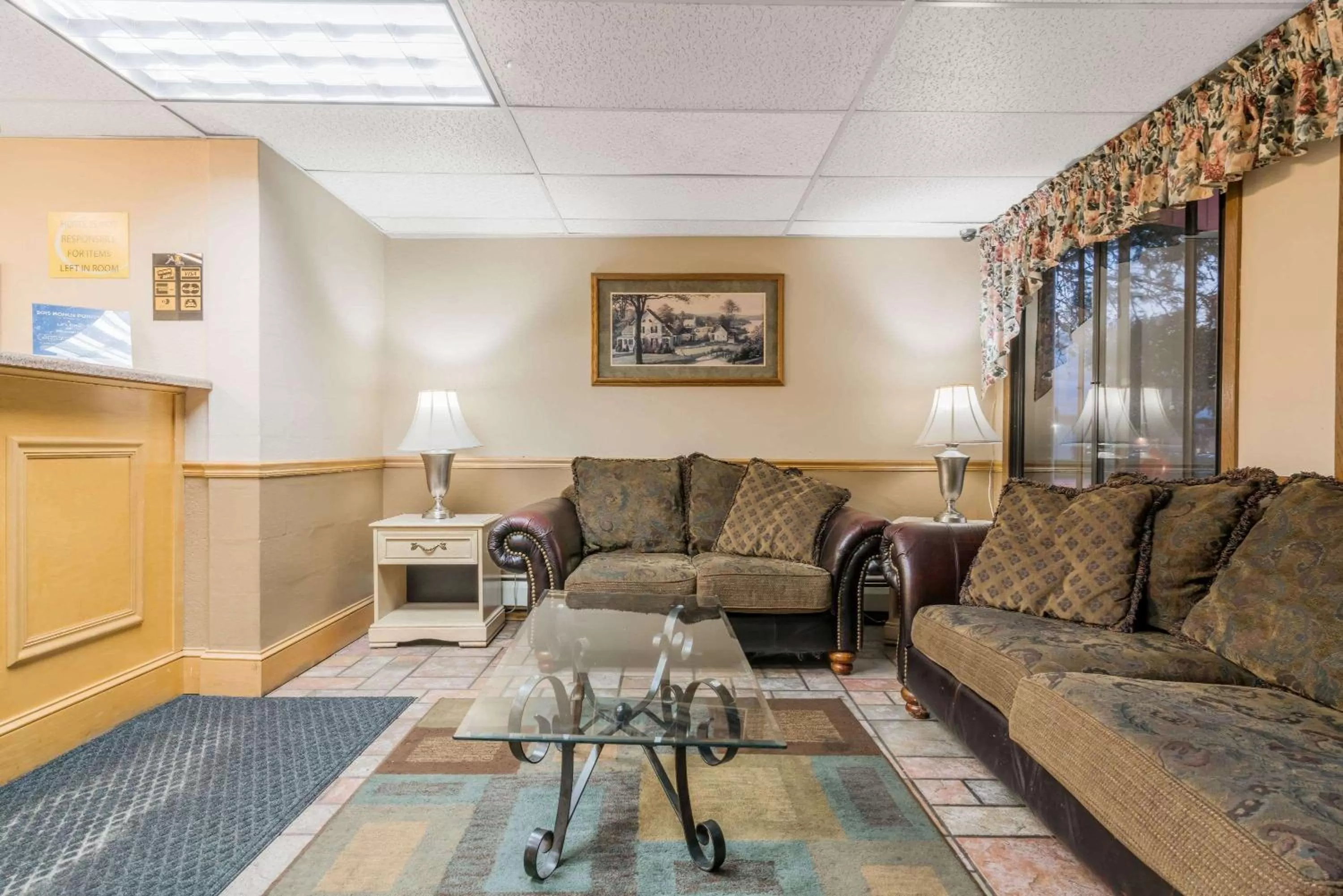 Lobby or reception in Super 8 by Wyndham Brooklyn Center/MPLS