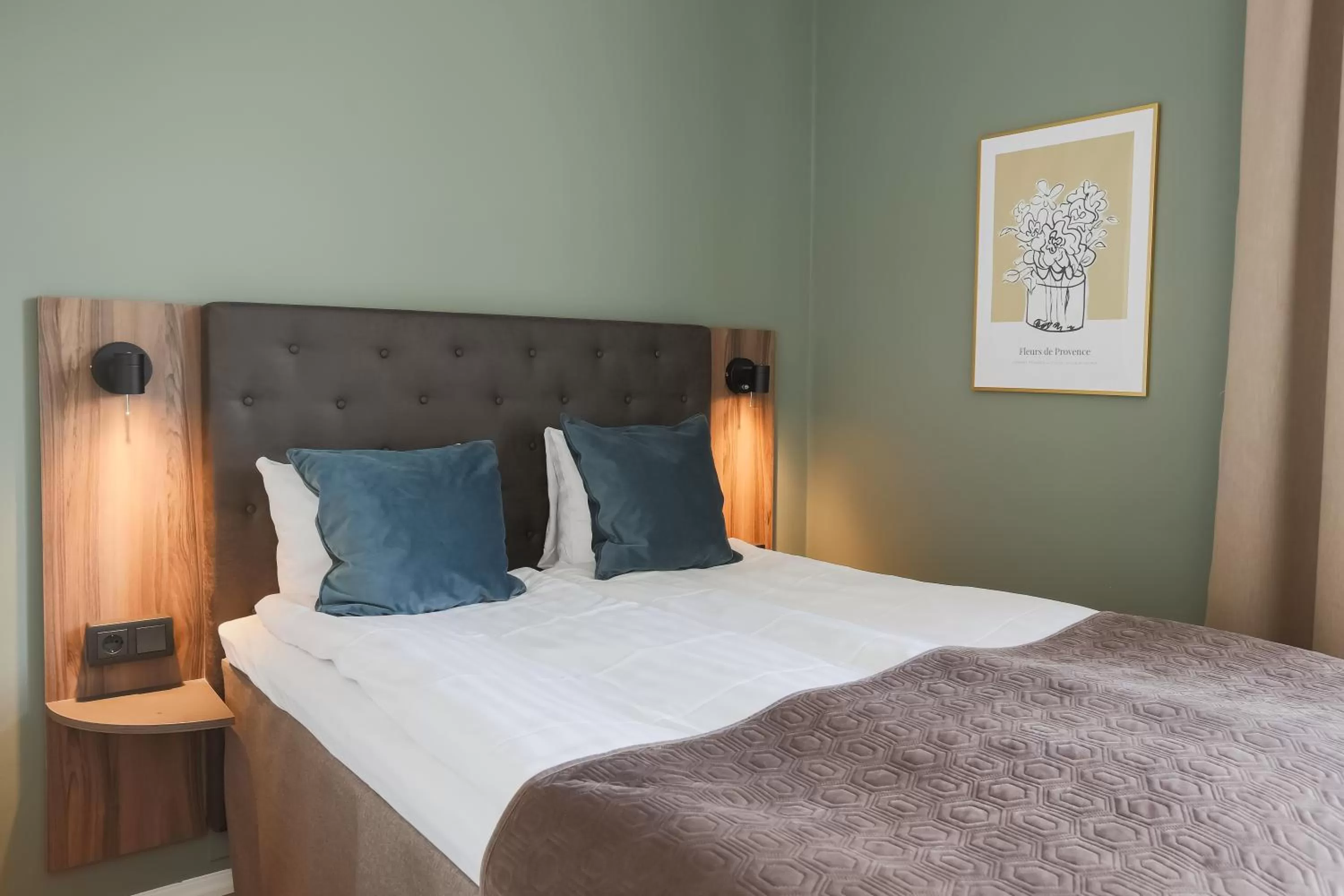 Bed in Home Hotel Cardinal