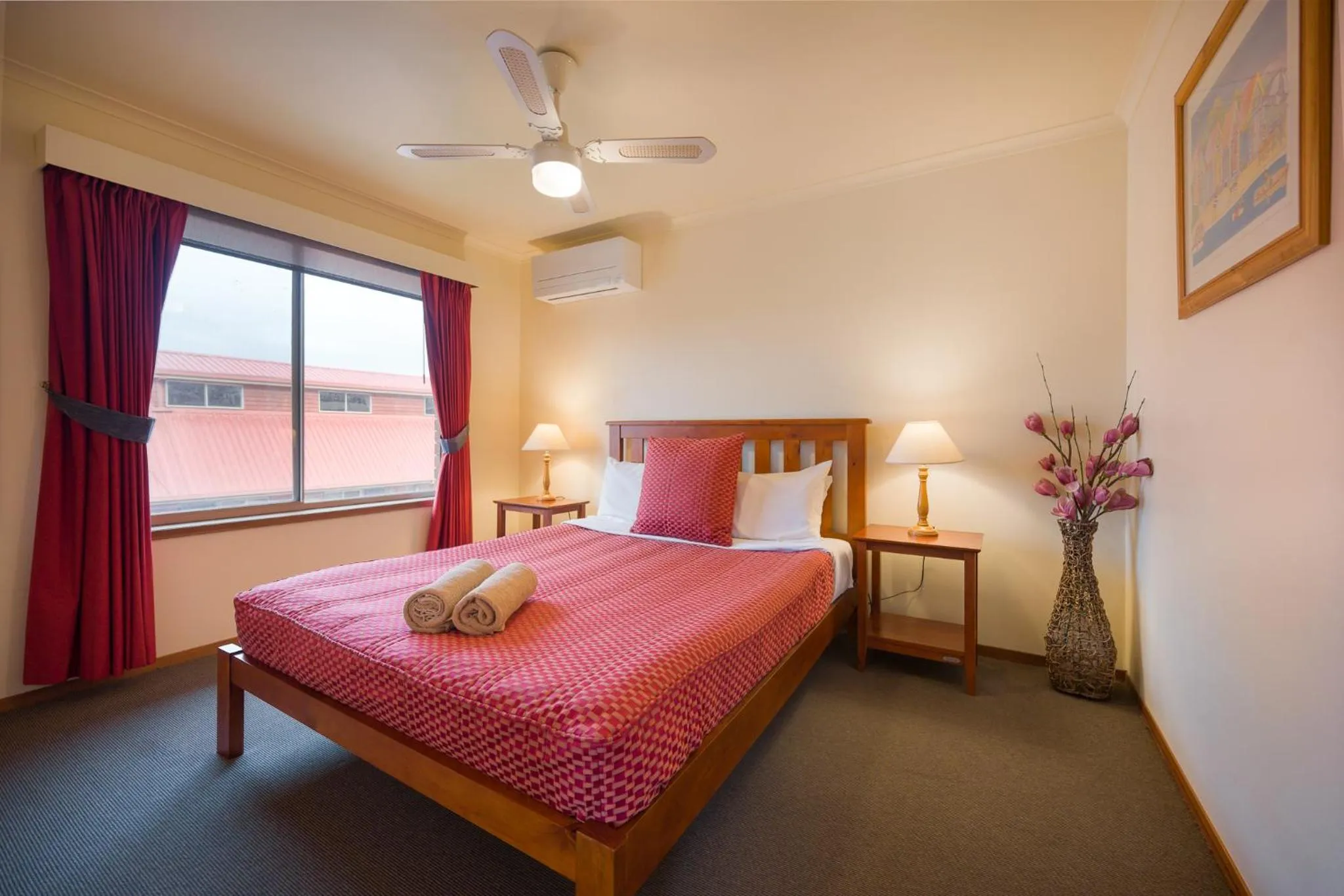 Bedroom, Bed in AAt 28 Goldsmith Motel