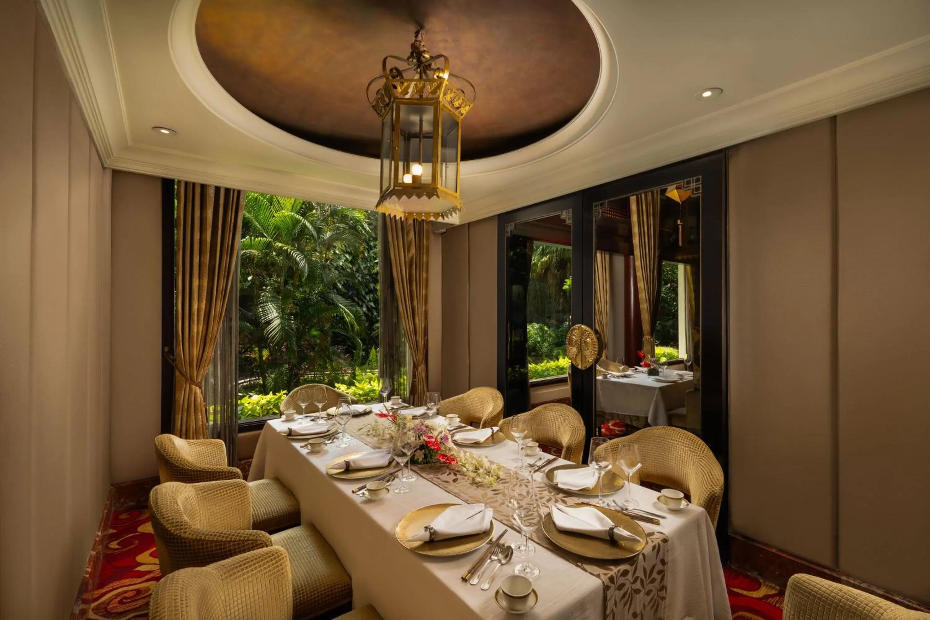 Restaurant/places to eat in Taj Krishna