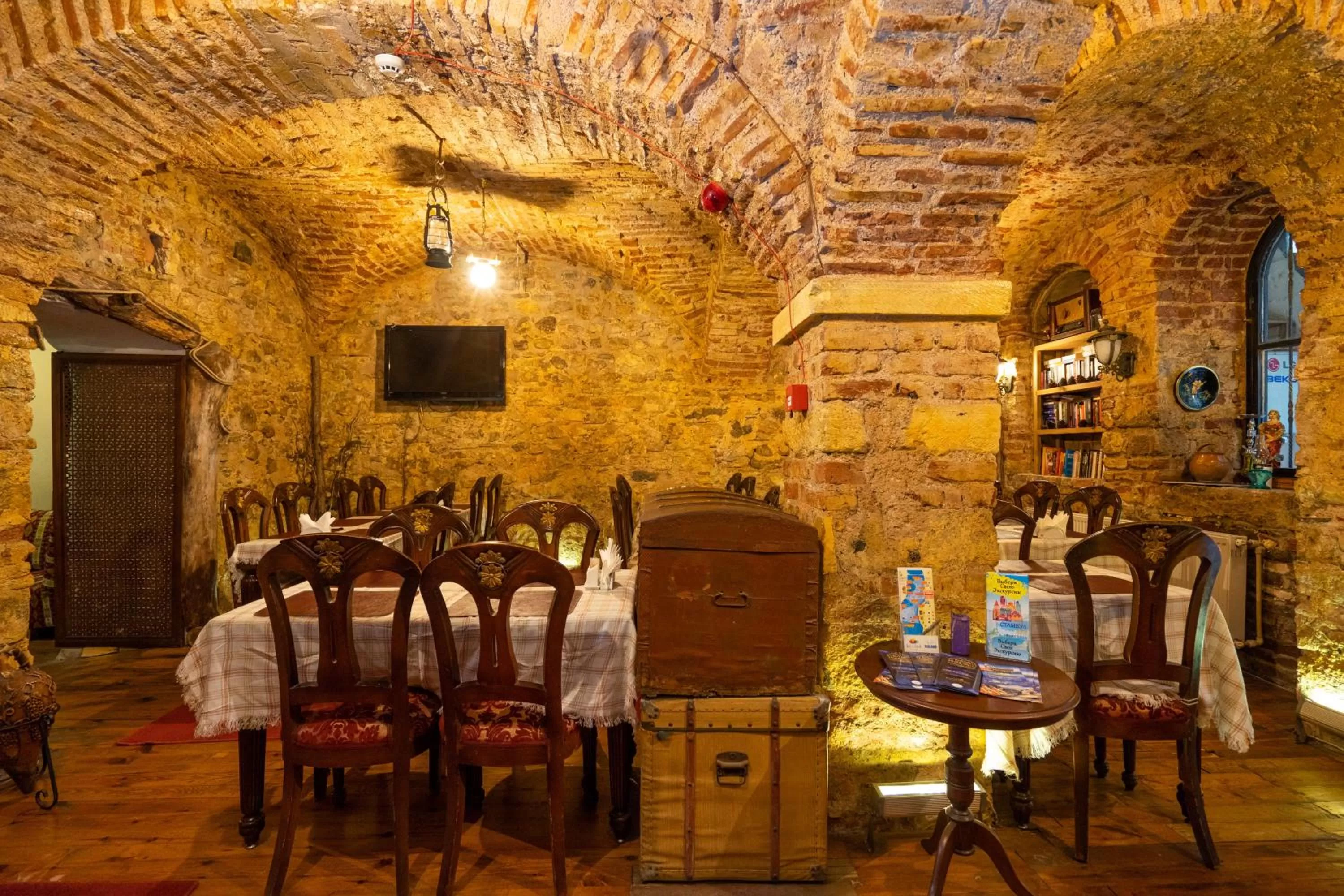 Restaurant/places to eat in Hotel Gedikpasa Family