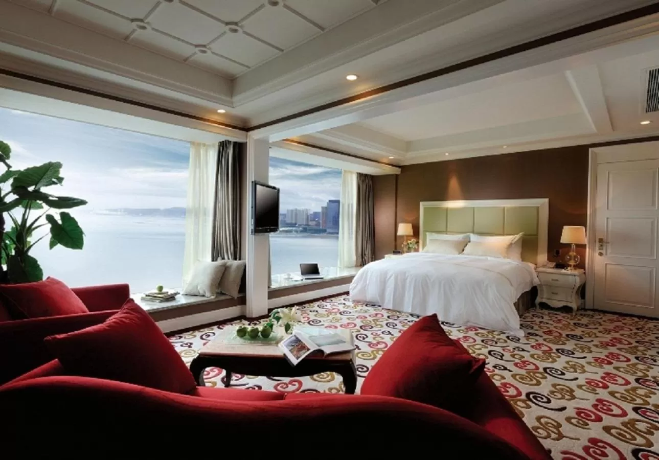 Bed in Grand Bay Hotel Zhuhai