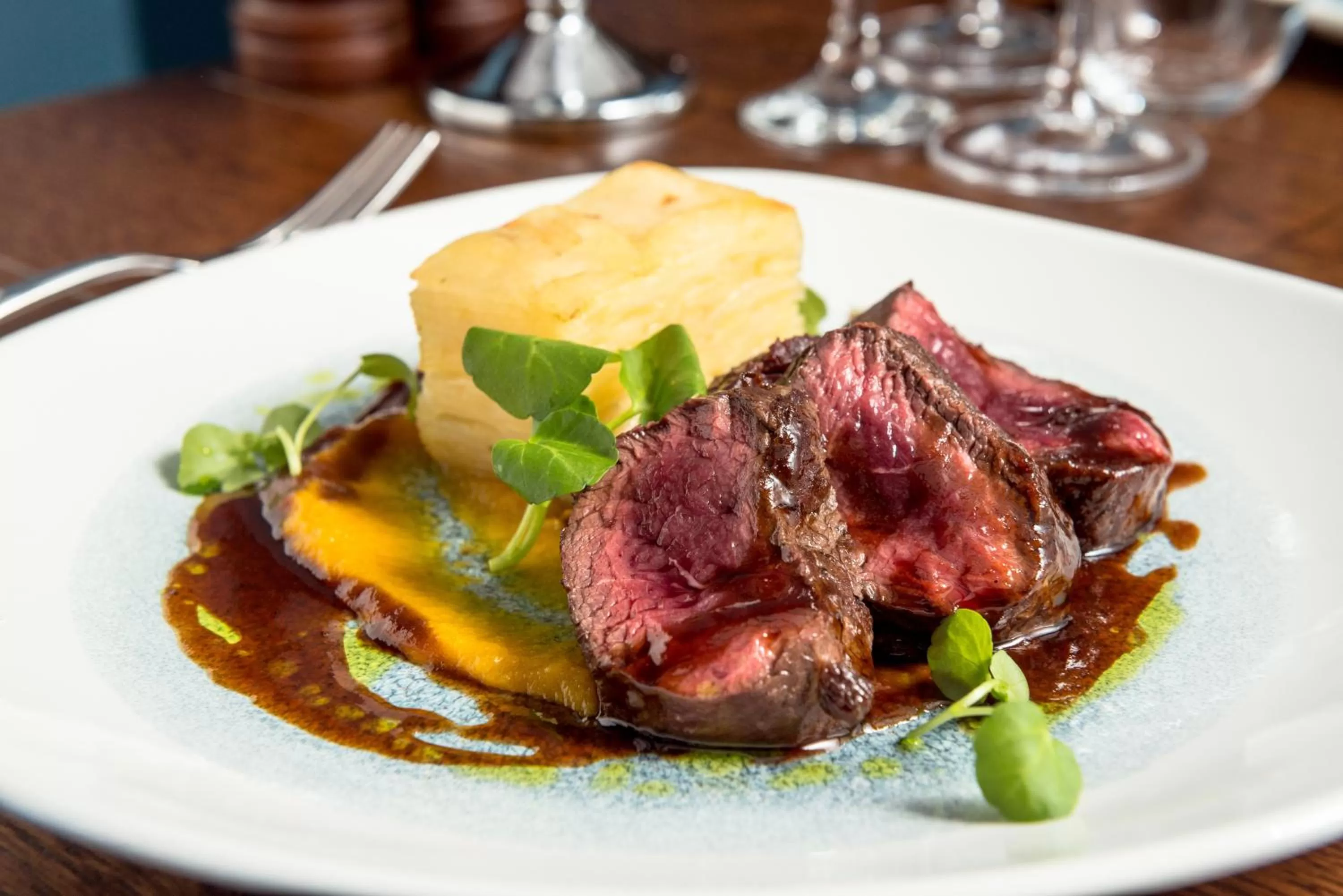 Restaurant/places to eat in The Feathers Hotel