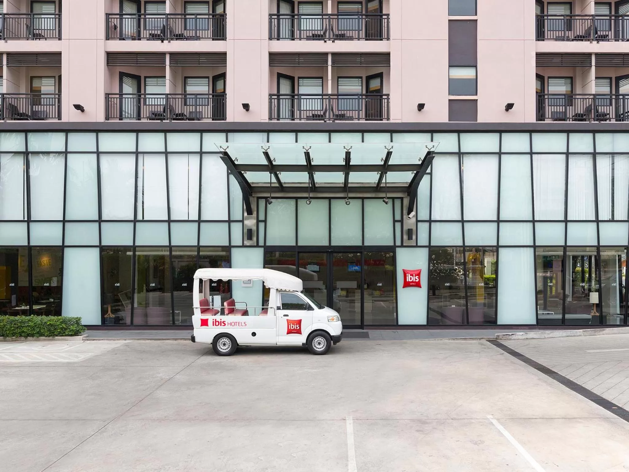 Facade/entrance in Ibis Hua Hin