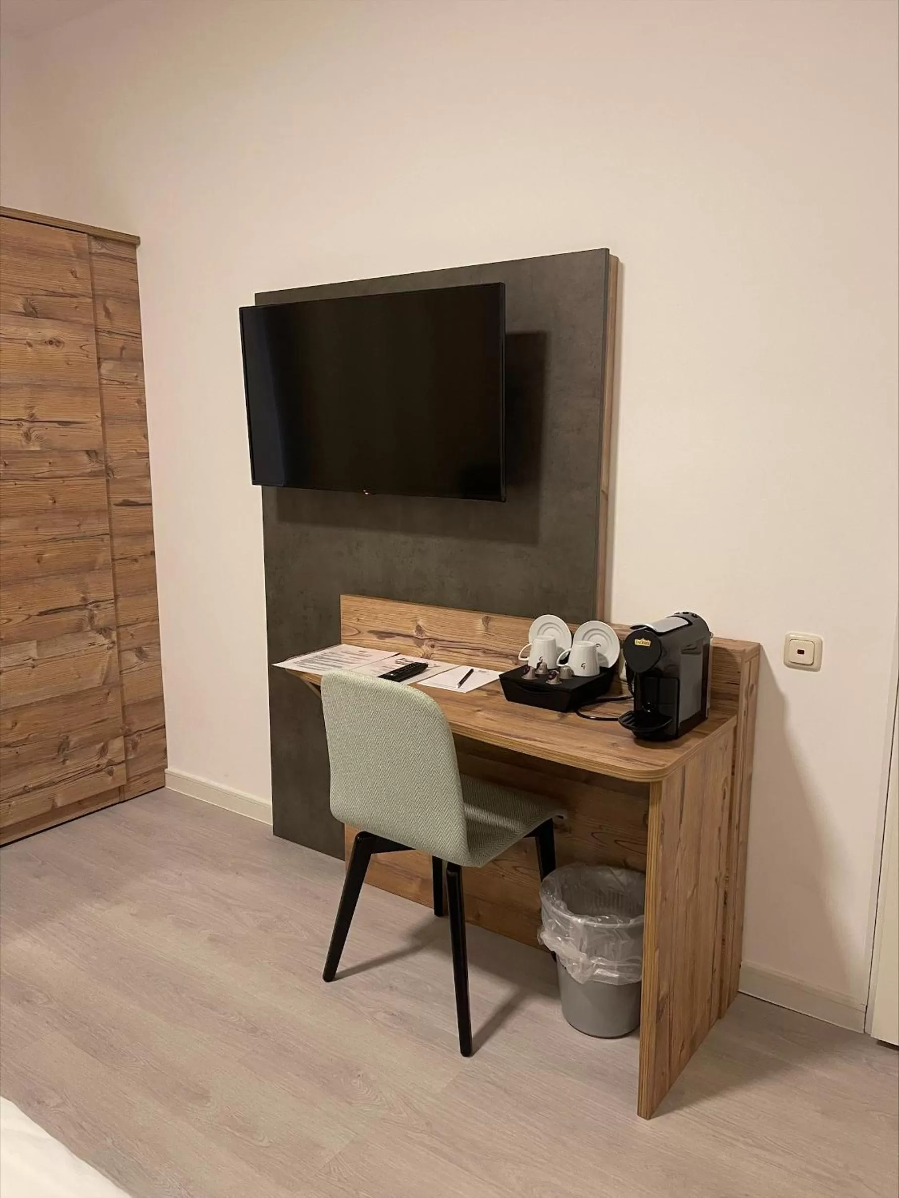 TV and multimedia in Hotel Mintarder Wasserbahnhof