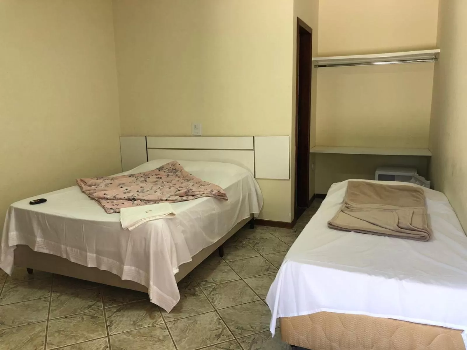 Economy Triple Room in Pousada Atibaia