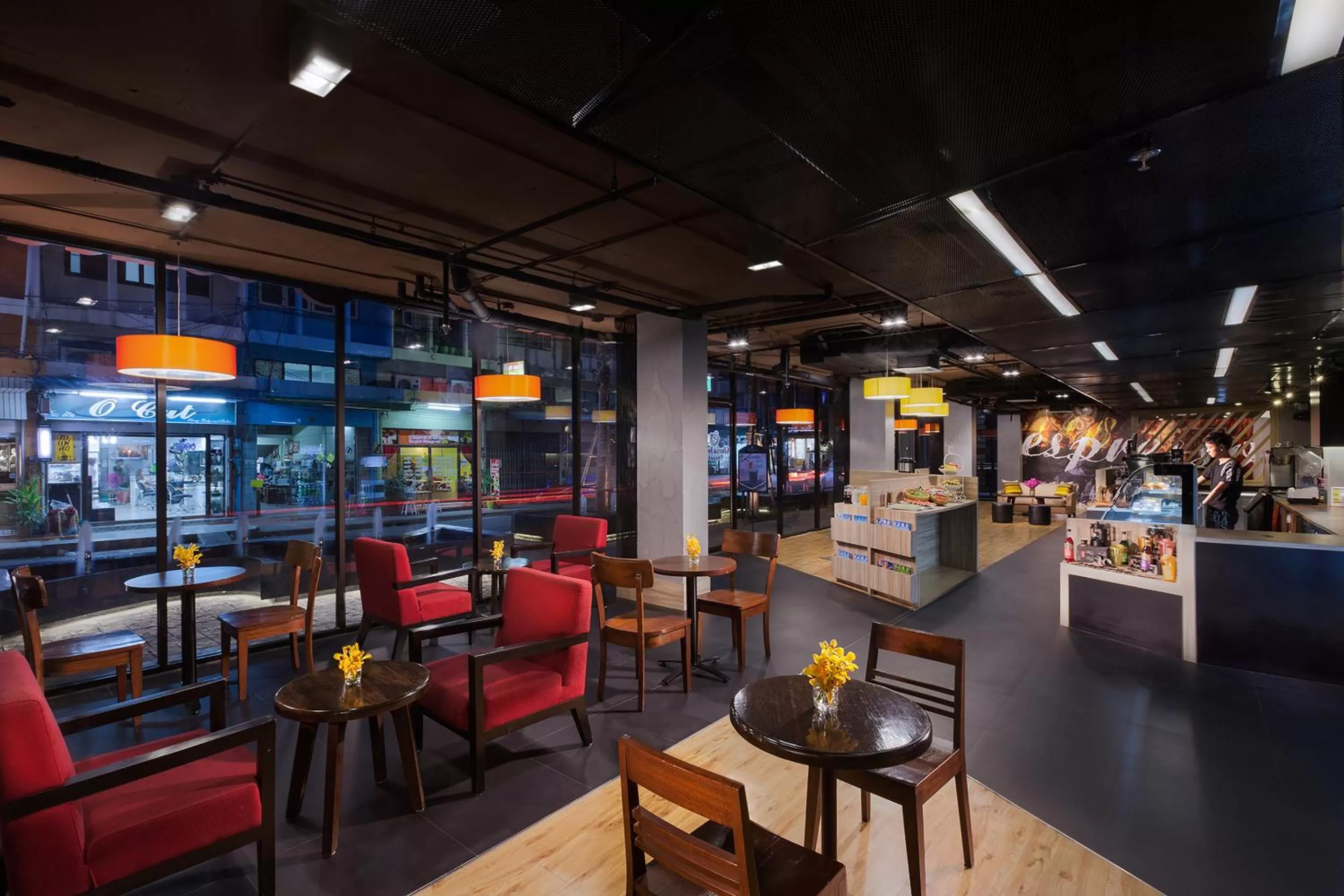 Restaurant/places to eat in Citadines Grand Central Sri Racha