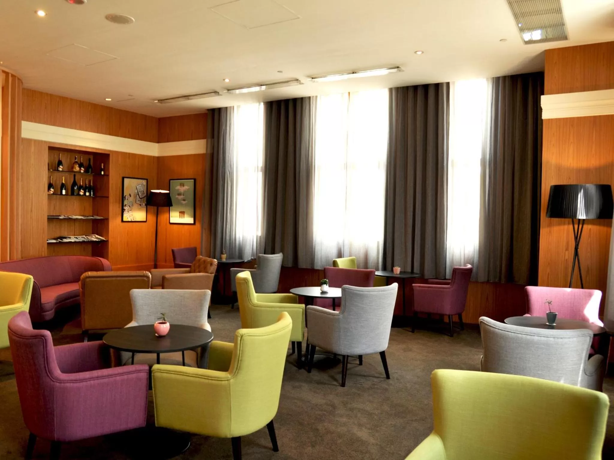 Lounge or bar in Evergreen Plaza Hotel - Tainan