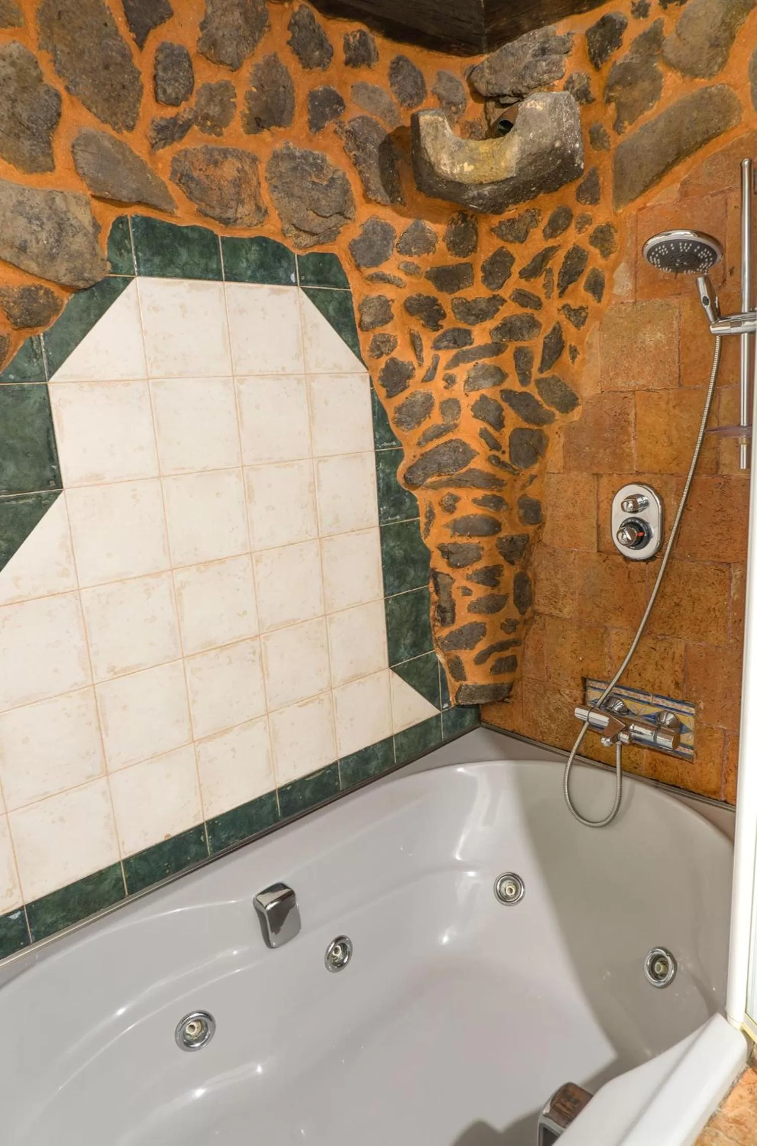 Hot Tub in Hotel Spa La Casa del Rector Almagro