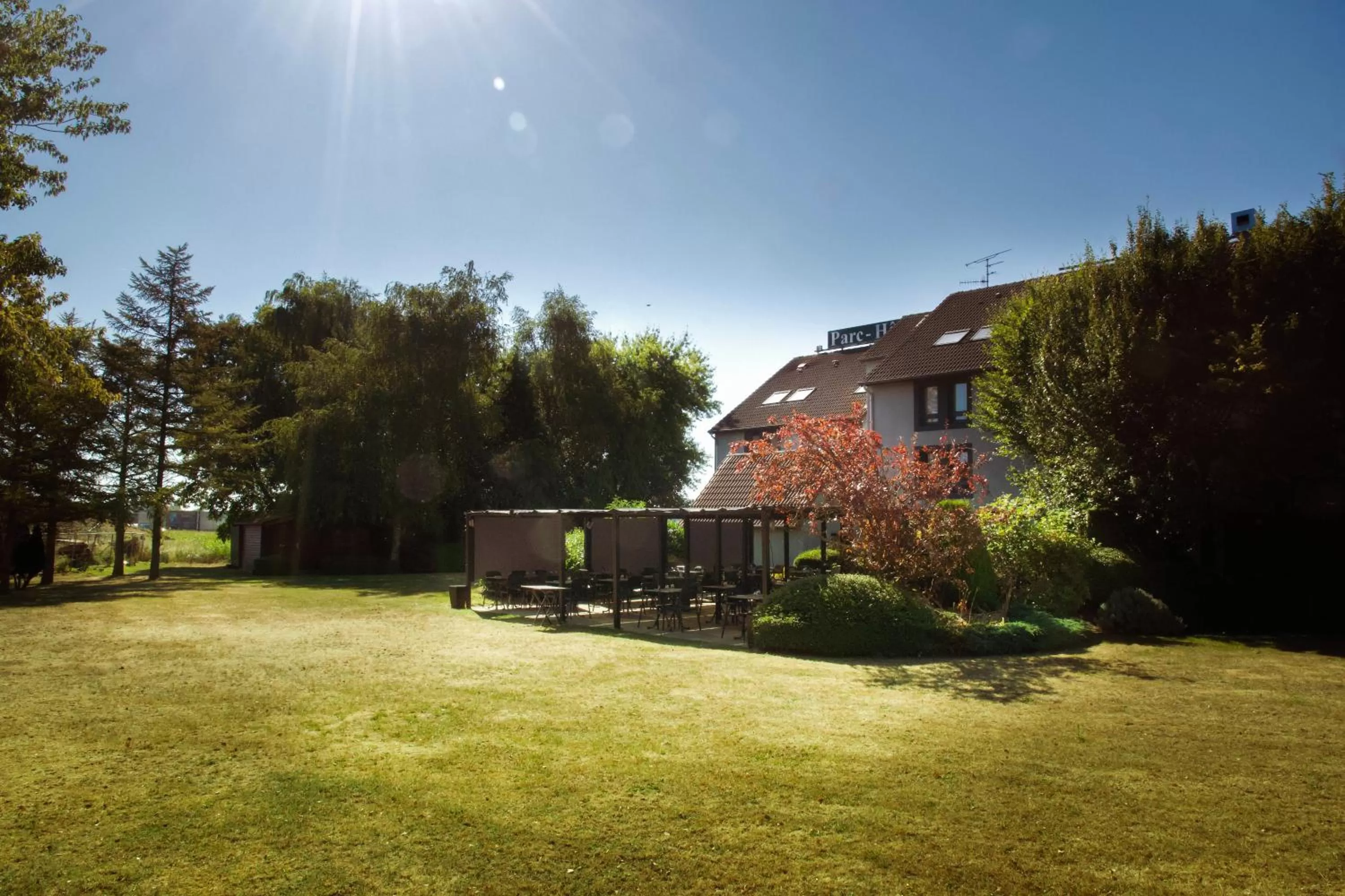 Property building in Parc Hôtel