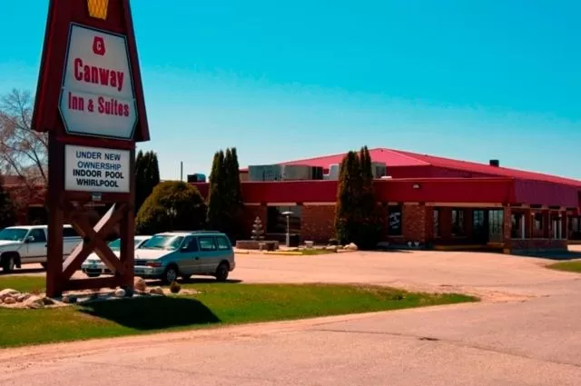 Facade/entrance in Canway Inn & Suites