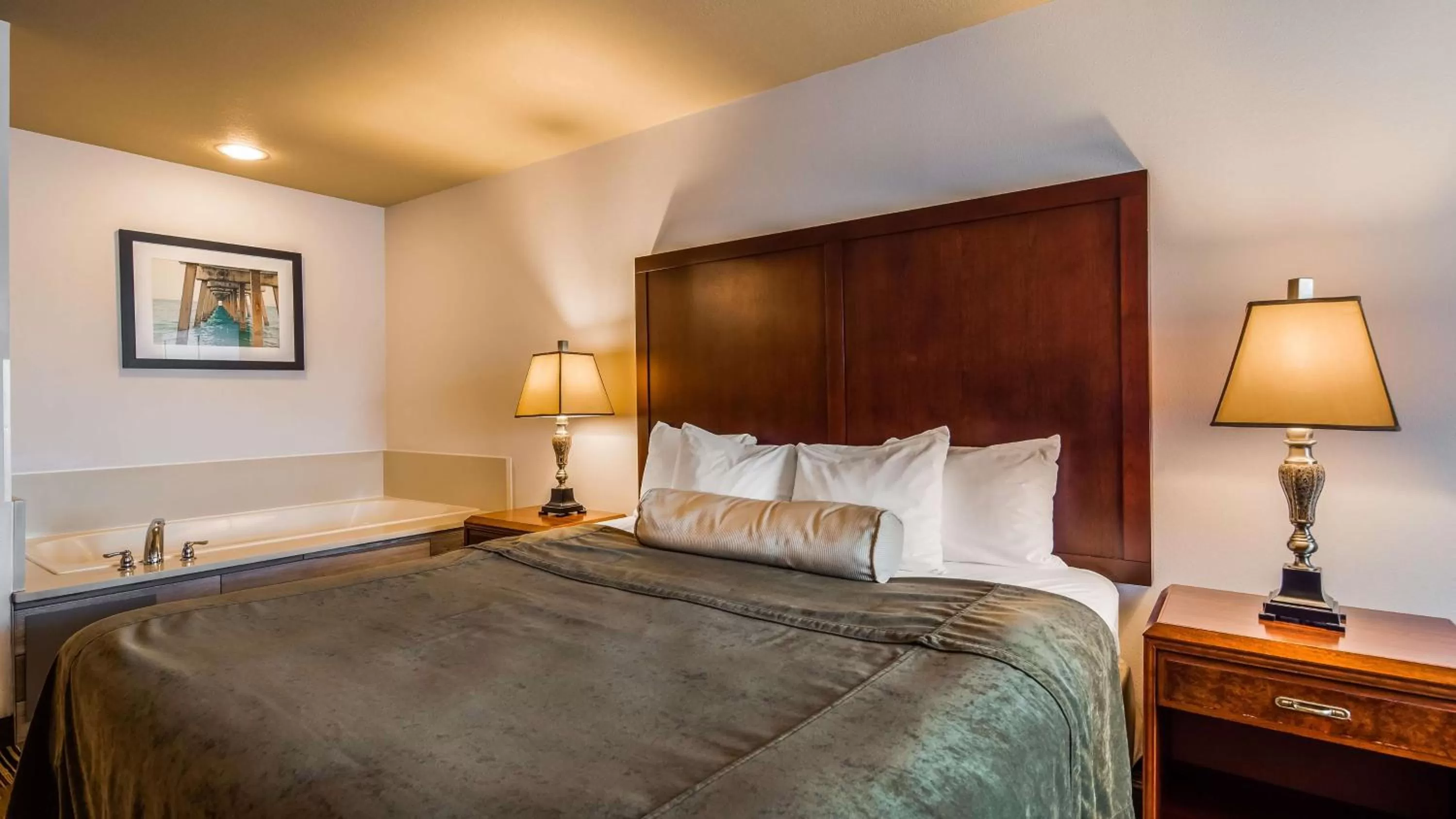 Photo of the whole room, Bed in Best Western Salbasgeon Inn & Suites