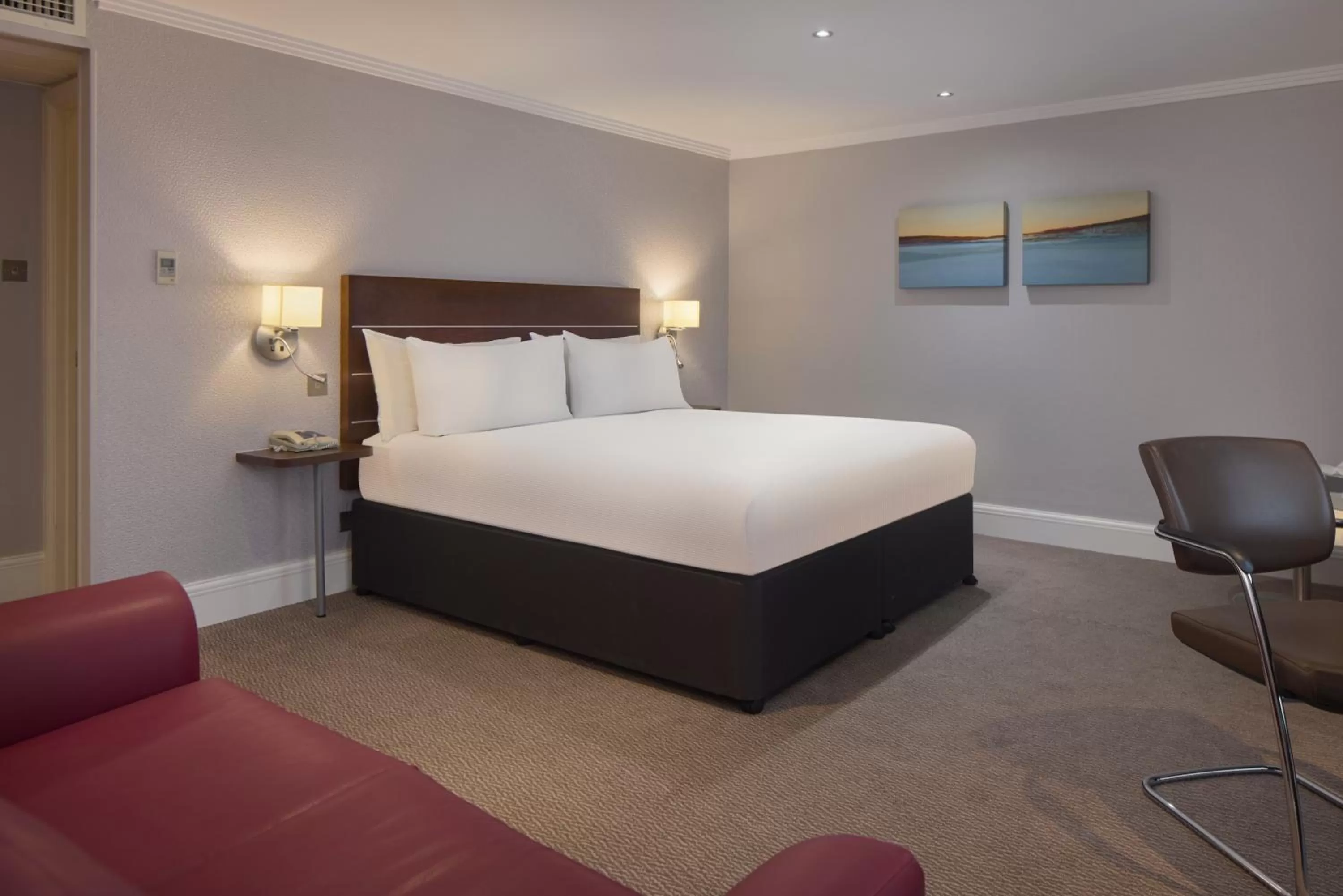 Bedroom, Bed in DoubleTree by Hilton Bristol City Centre