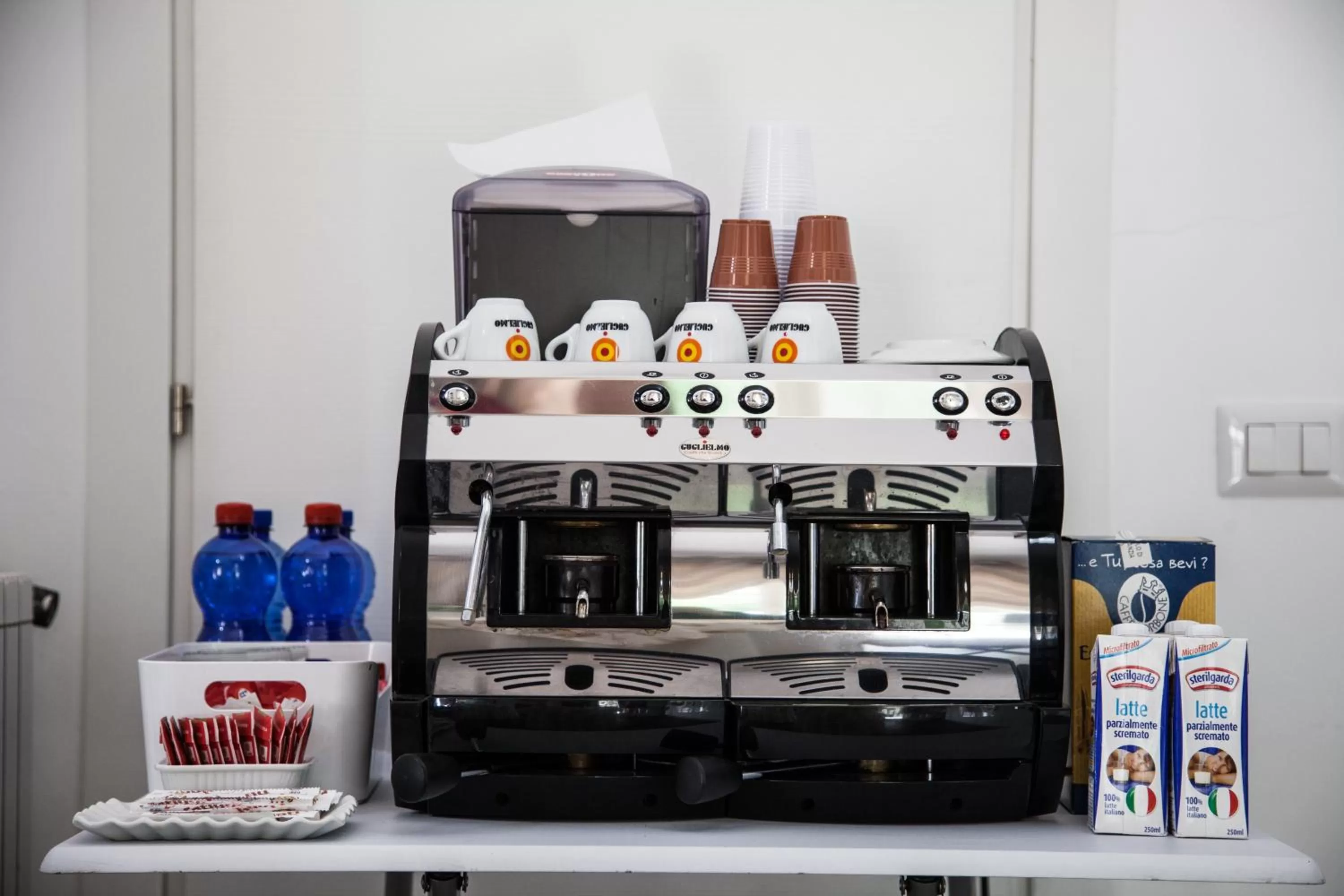 Property building, Kitchen/Kitchenette in B&B Rosaly