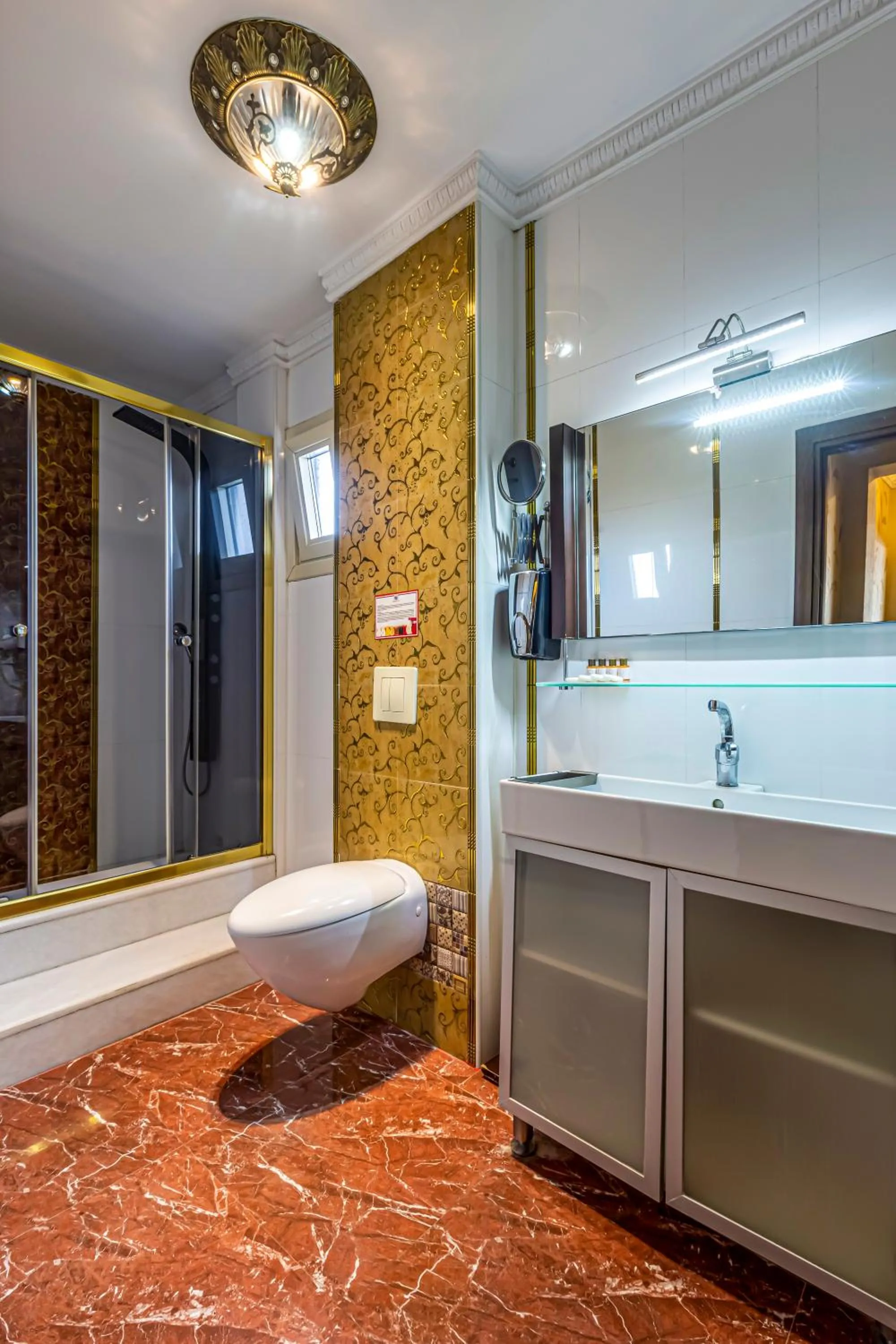 Shower in Marmaray Hotel