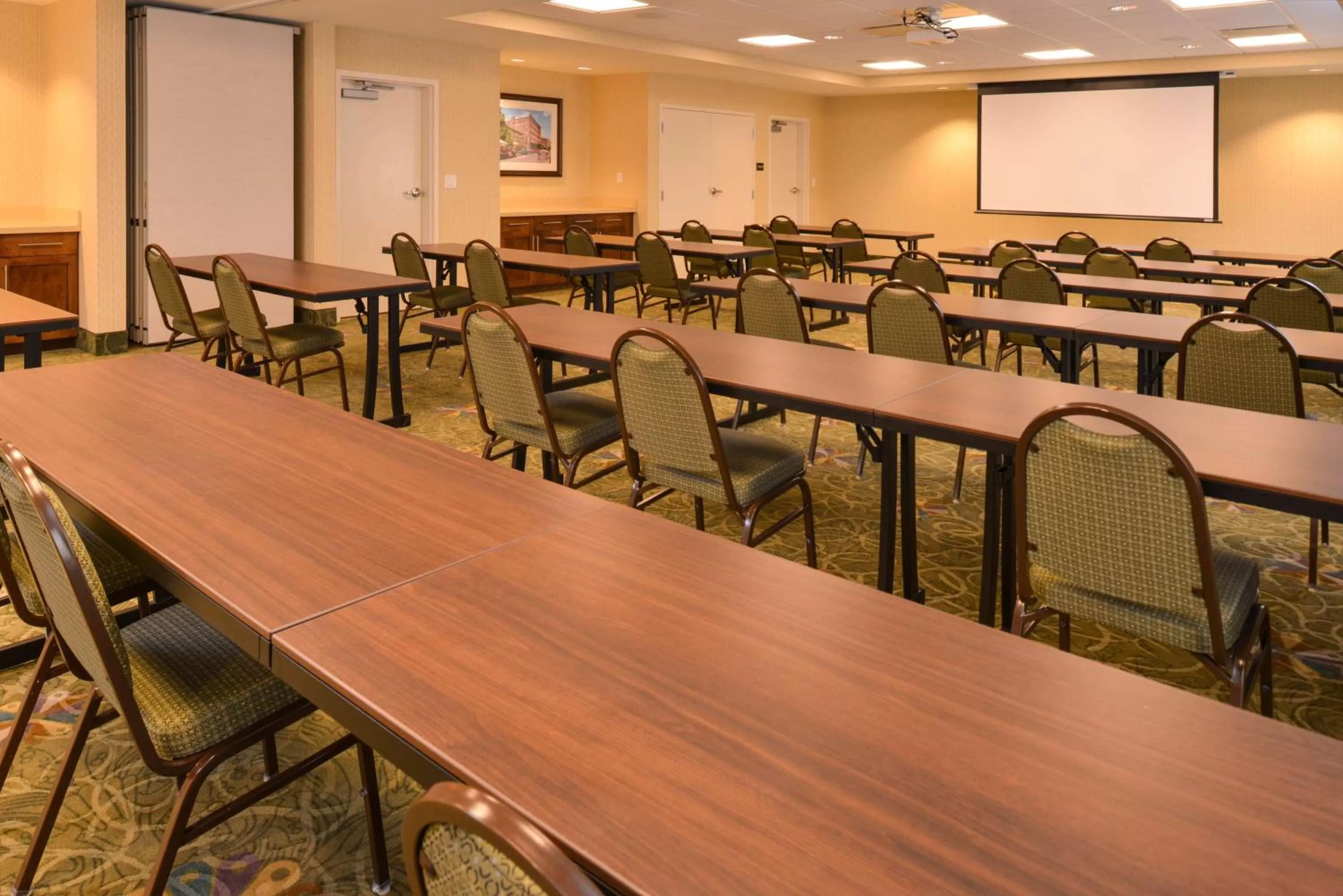 Meeting/conference room in Hampton Inn Omaha Midtown-Aksarben
