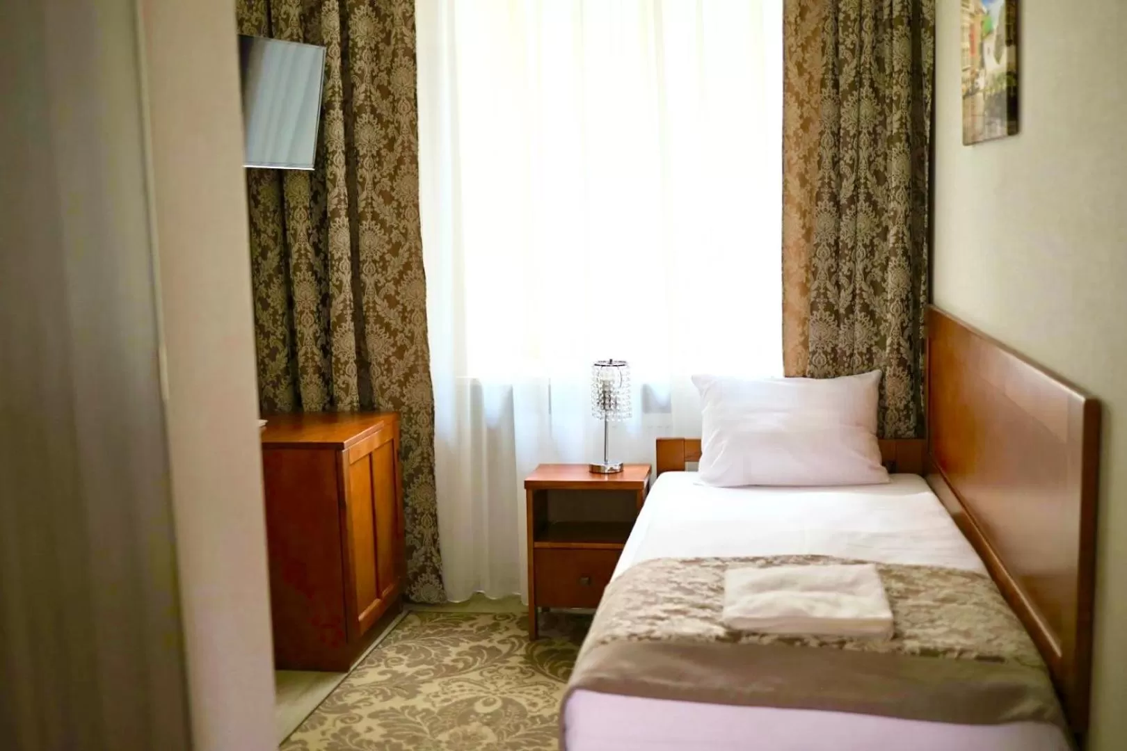 Bed in DReAM Garden Palace