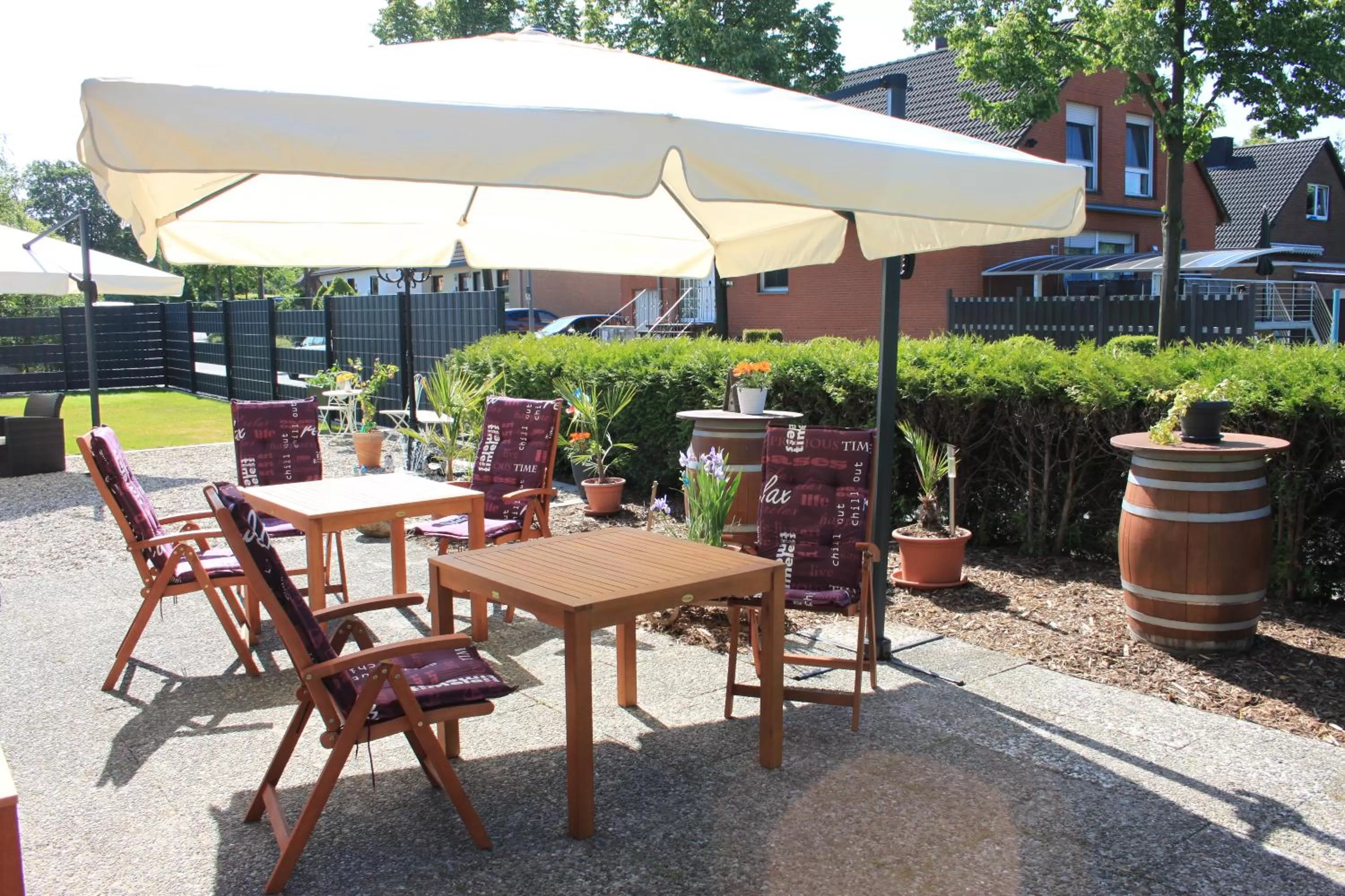 Garden view, Restaurant/Places to Eat in Hotel-Café-Galerie