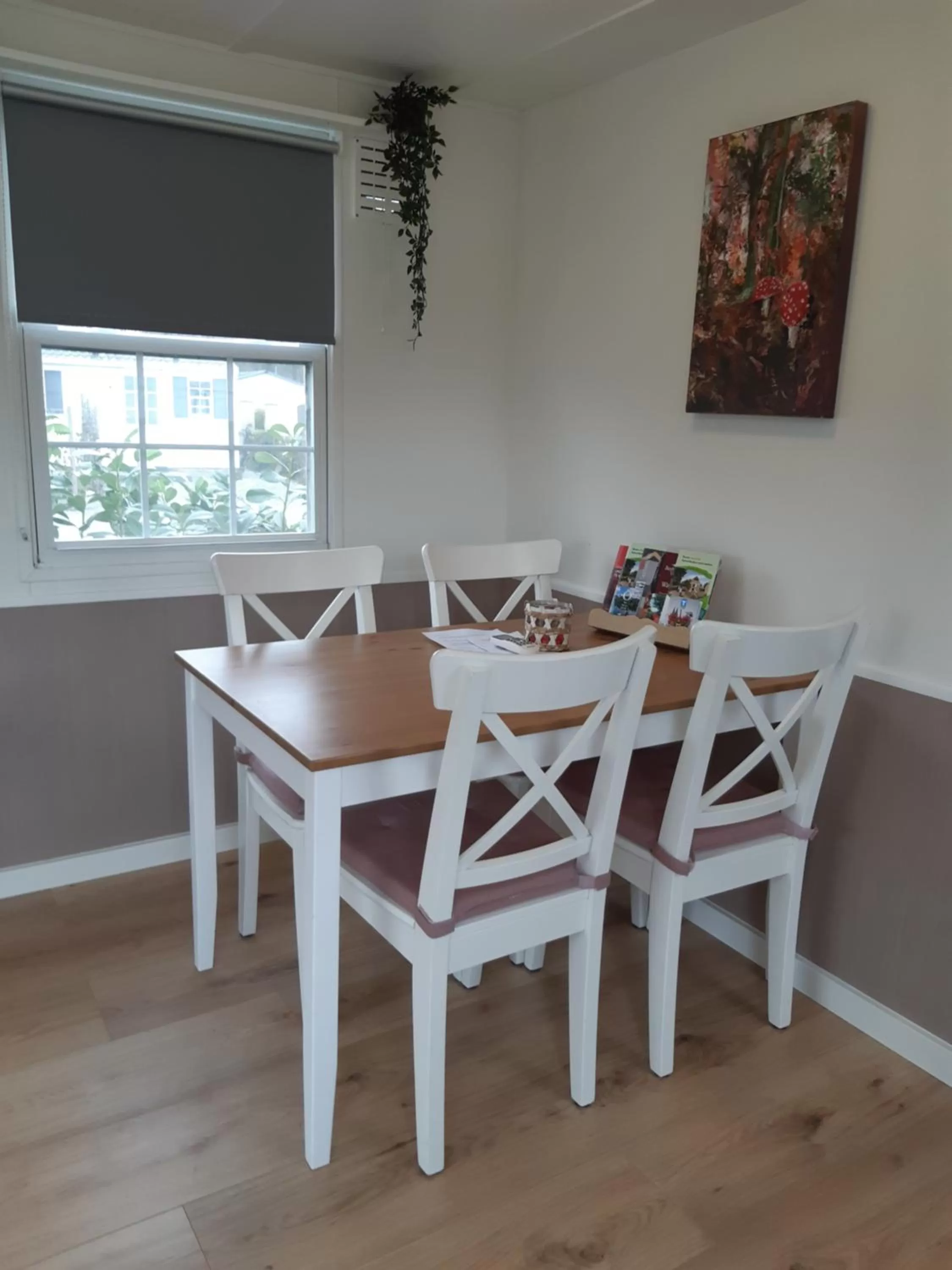Dining Area in Chalet Heggemus Oisterwijk