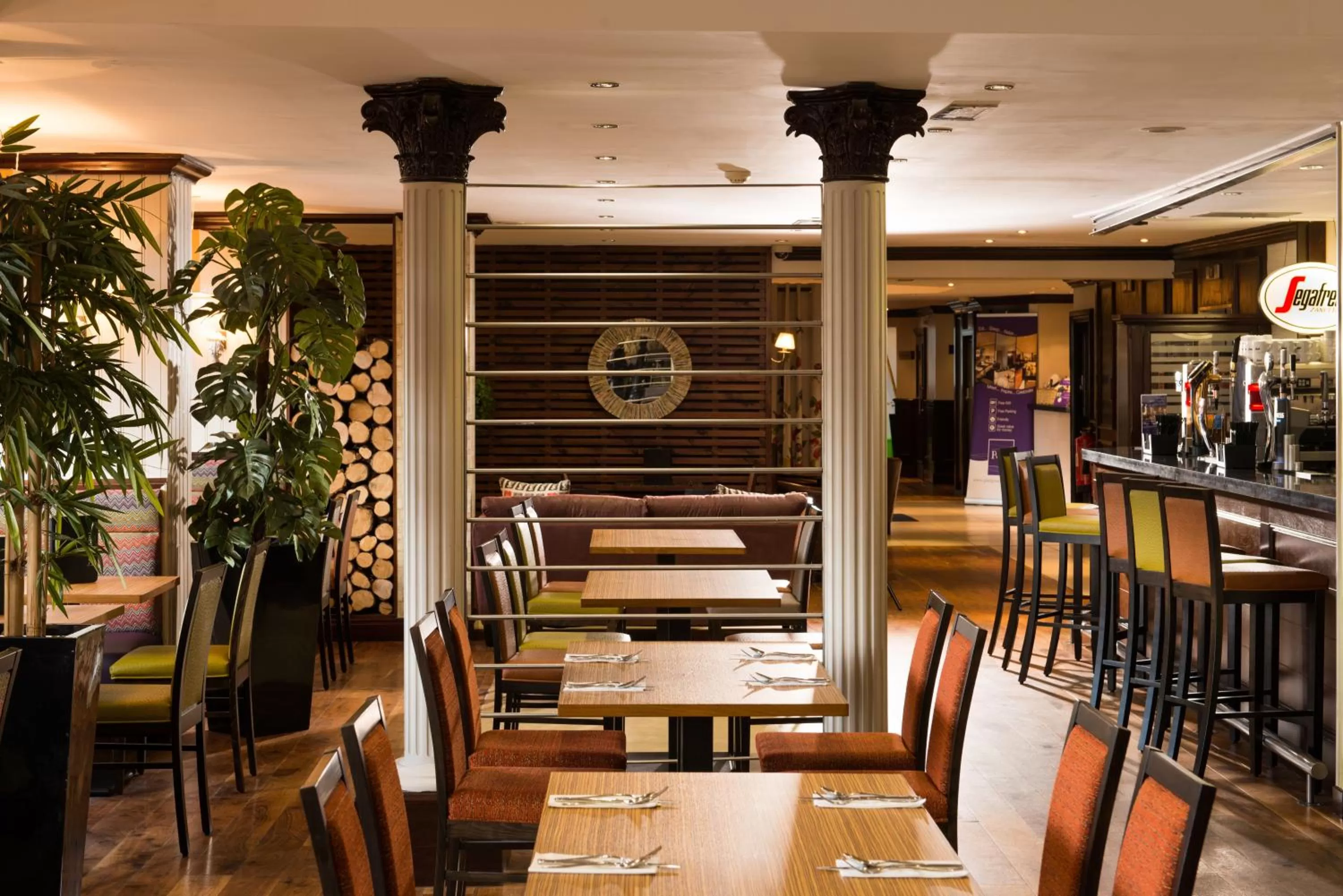Restaurant/places to eat in Leonardo Inn Glasgow West End